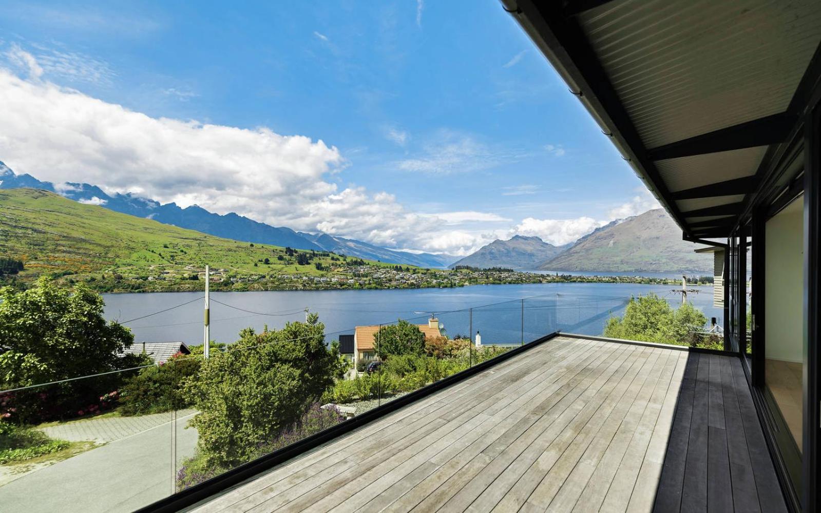 Highview terrance 3 bedrooms house queenstown view 3