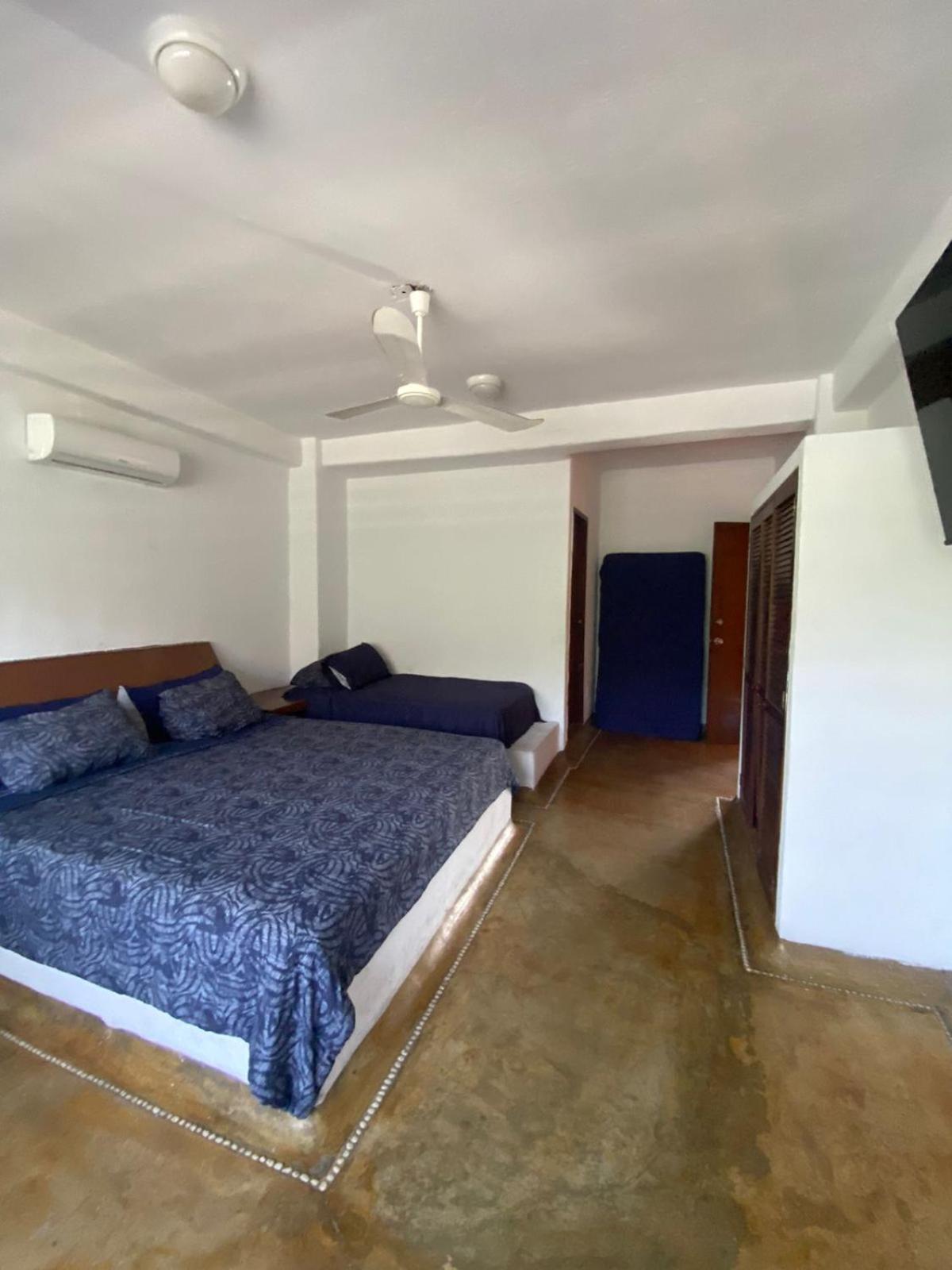 Alberca con jacuzzi cabaña y departamentos cómodos