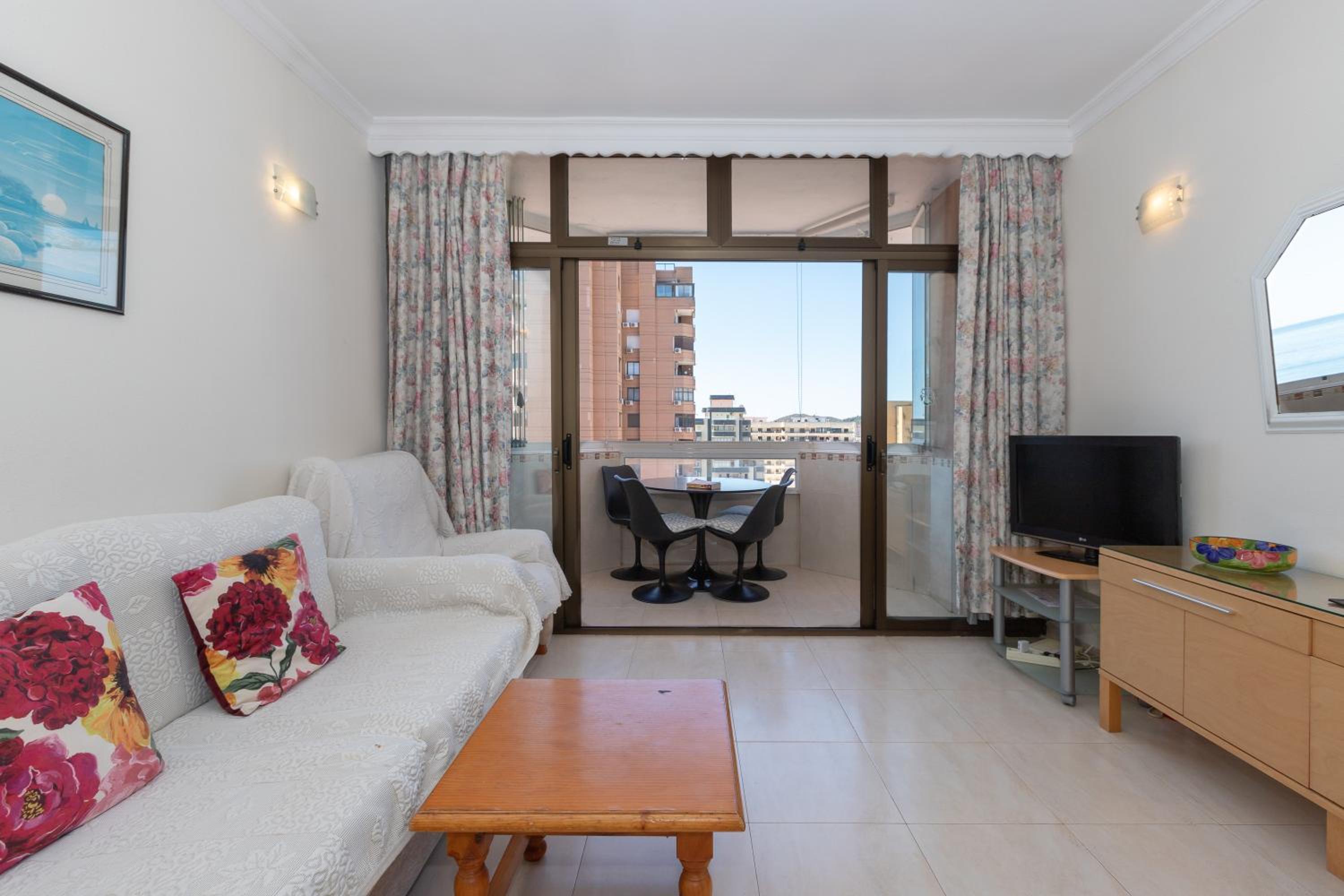 Sunny one bedroom apartment