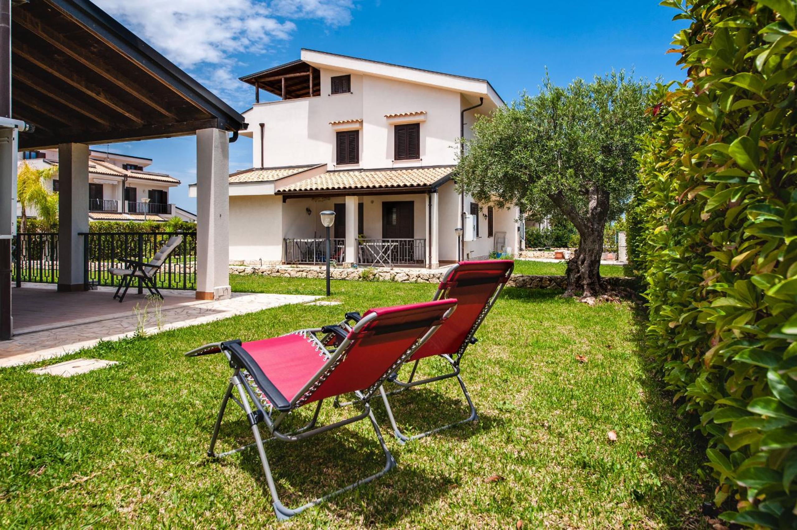 Casa Isola con Giardino by Wonderful Italy view 3
