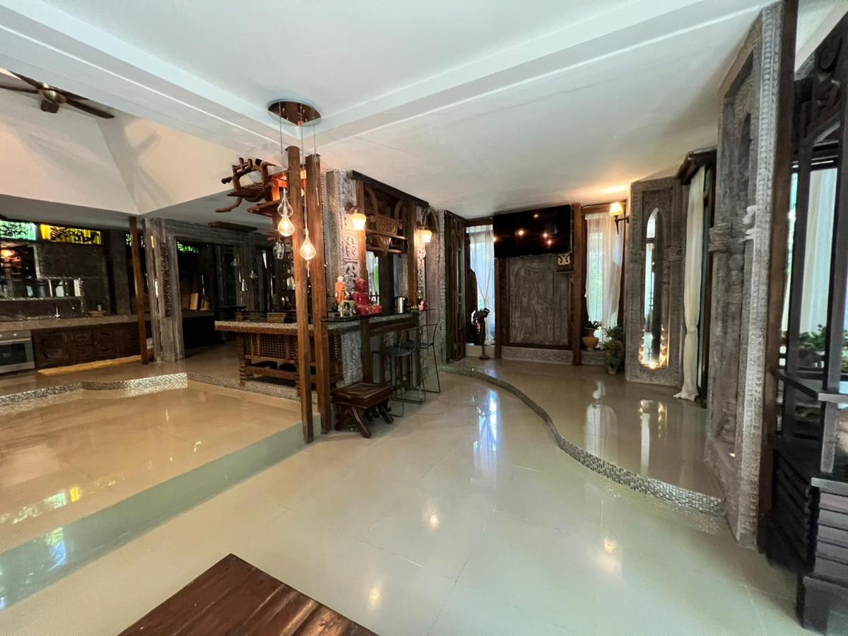 hotel reception