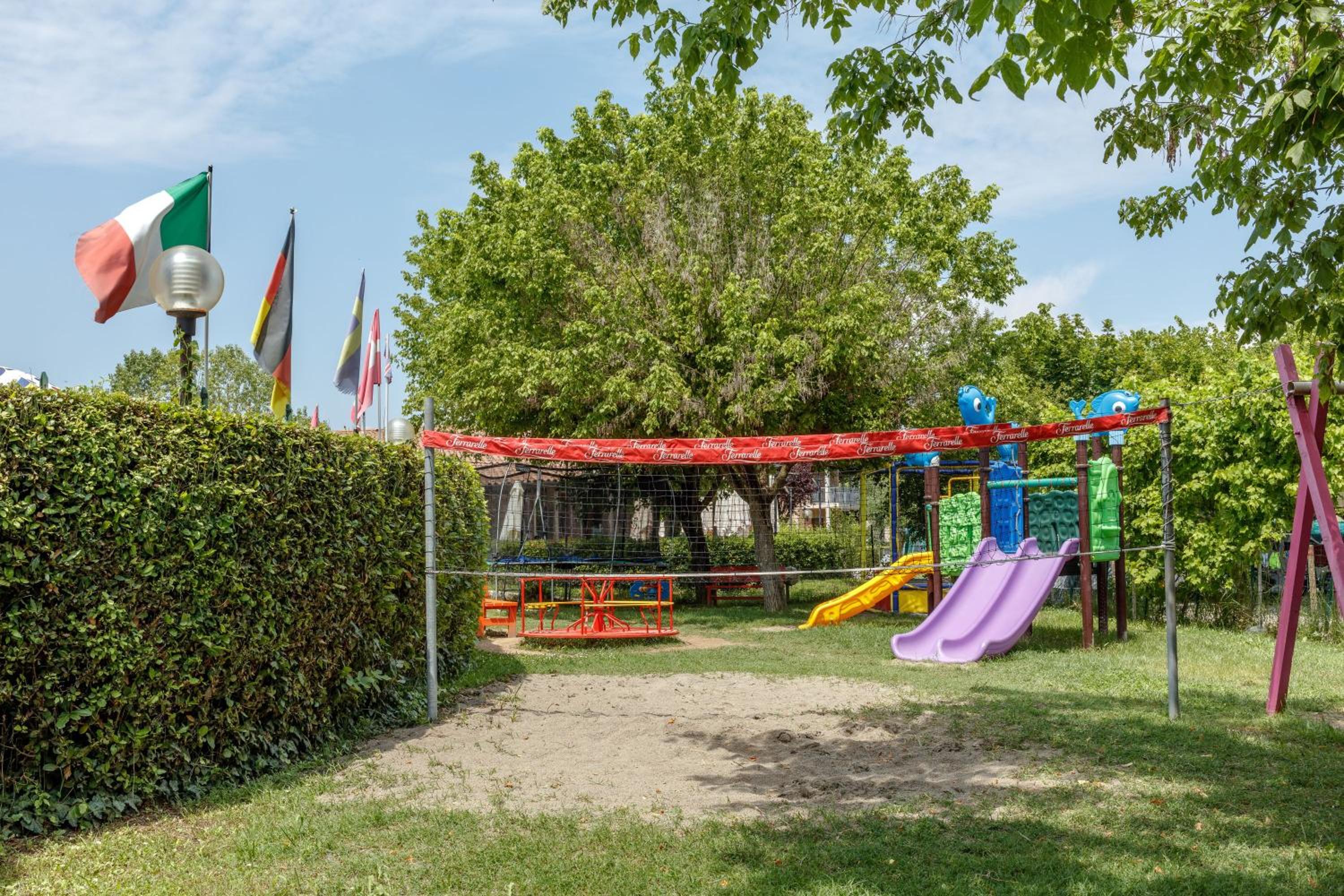 Sirmione Vacations - Residence Villaggio Tiglio - Property Image 2