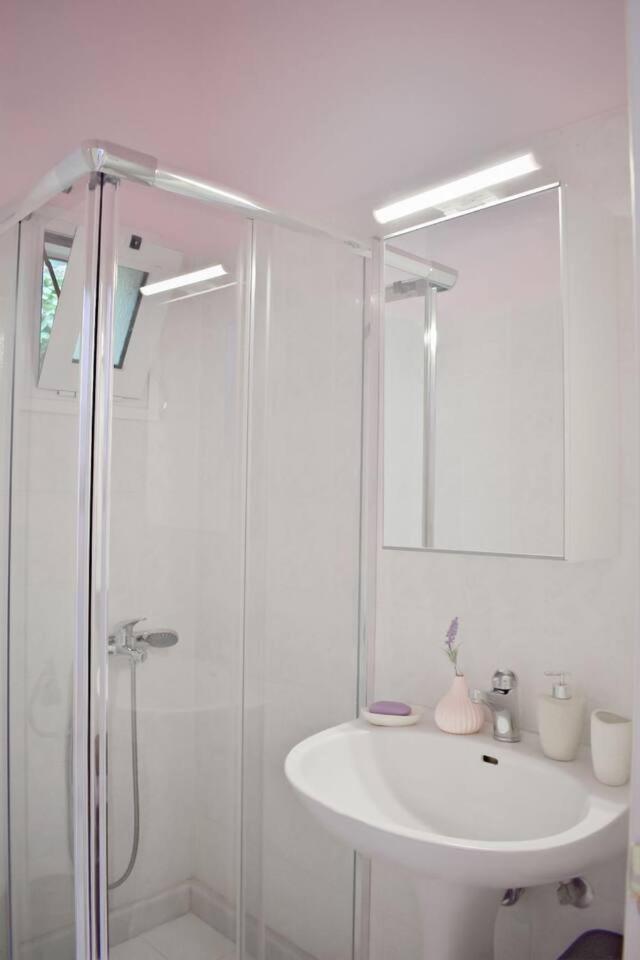 Ruby Apartment