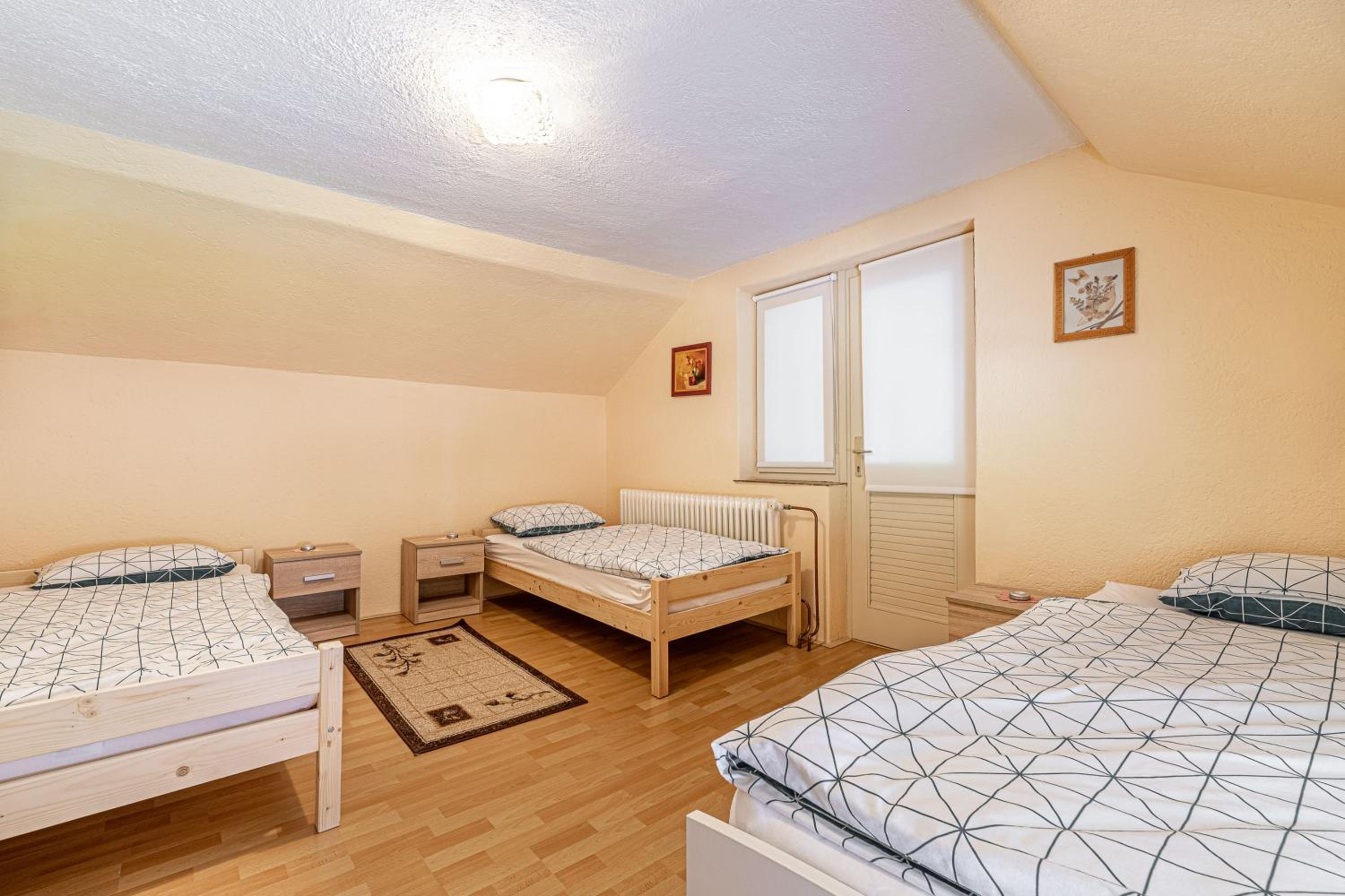 Mržek House with Sauna near Bloke Lake - Happy Rentals