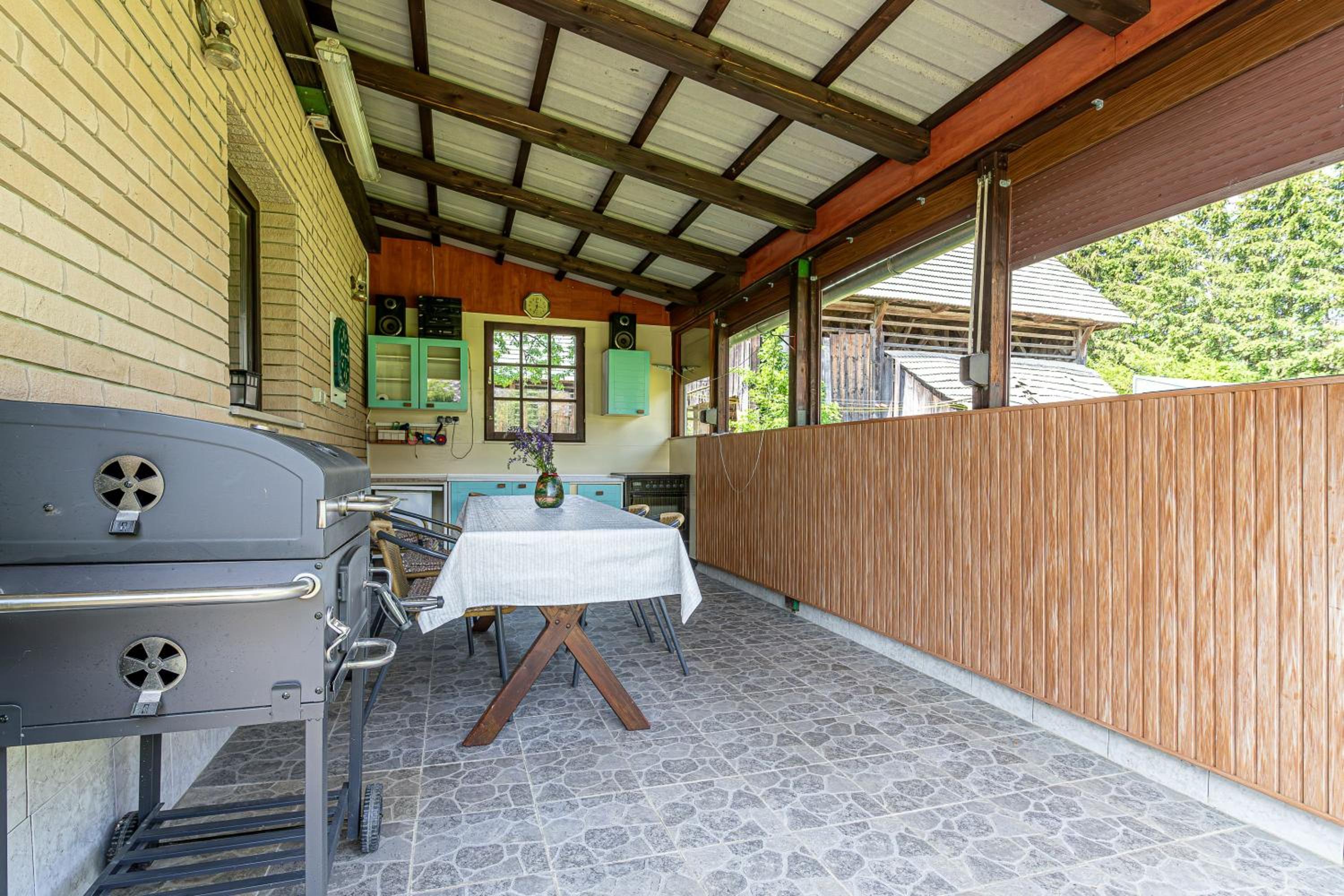 Mržek House with Sauna near Bloke Lake - Happy Rentals