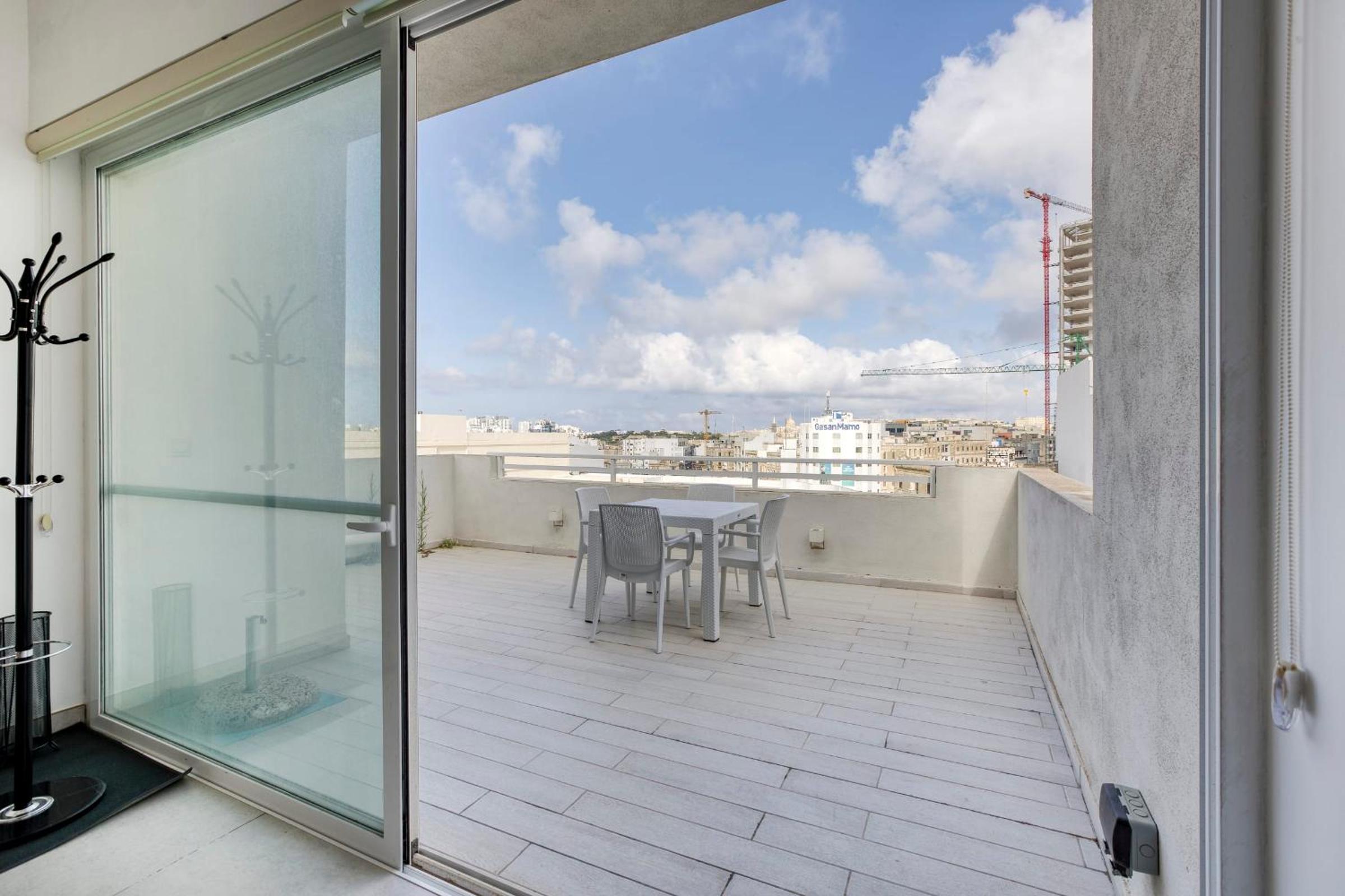 GZIRA Penthouse - hosted by Sweetstay view 4