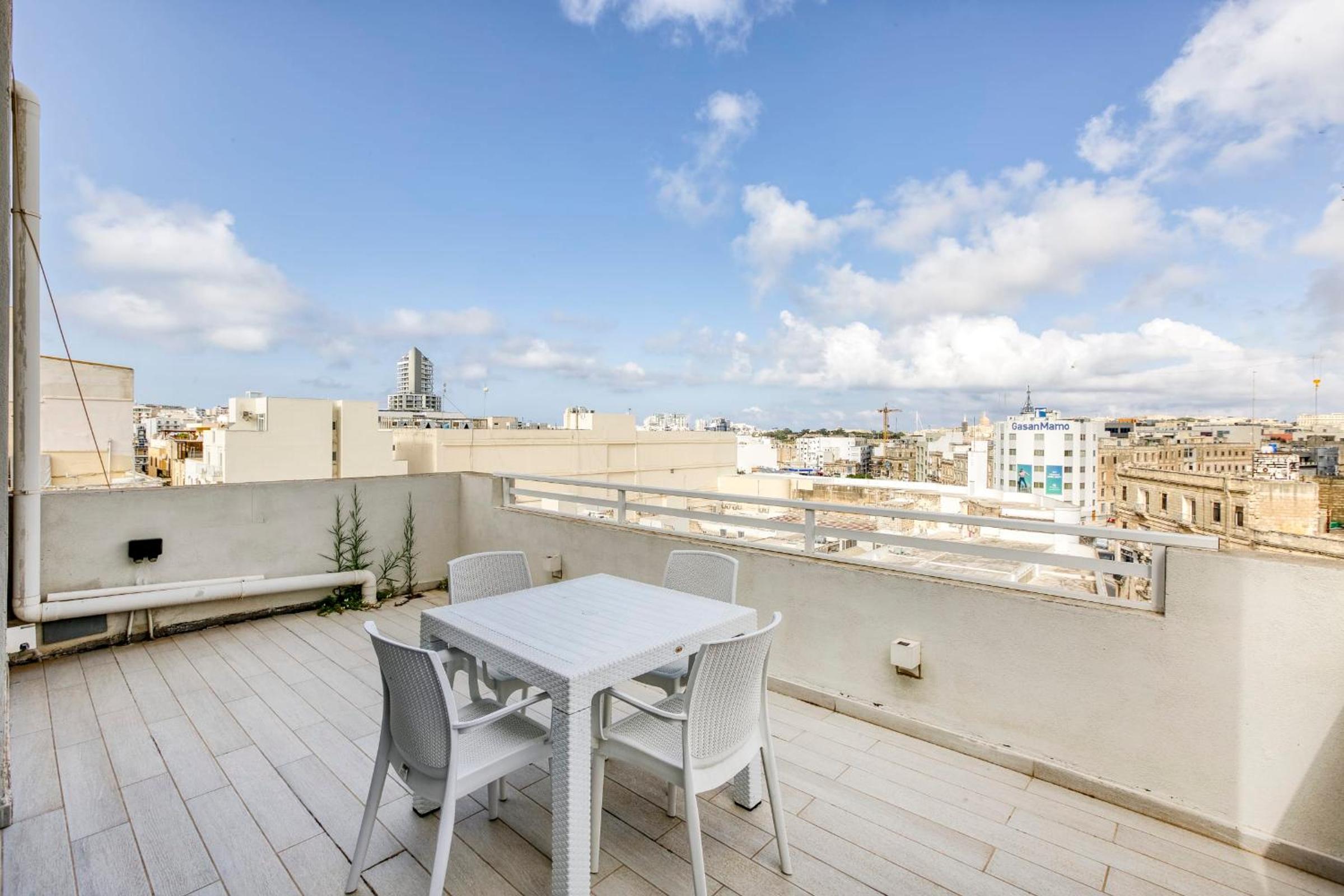 GZIRA Penthouse - hosted by Sweetstay view 5