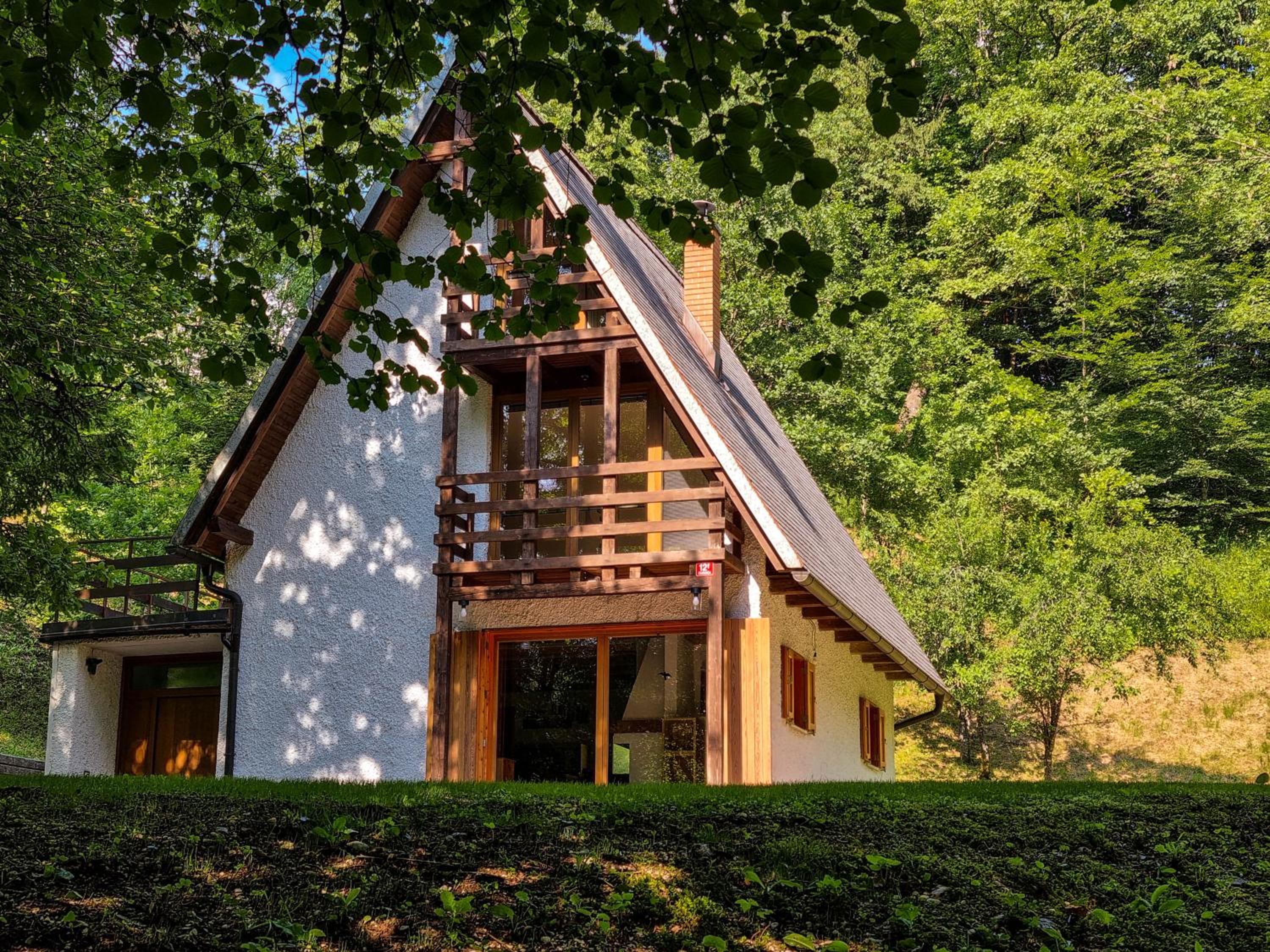 Jakob Cabin view 3