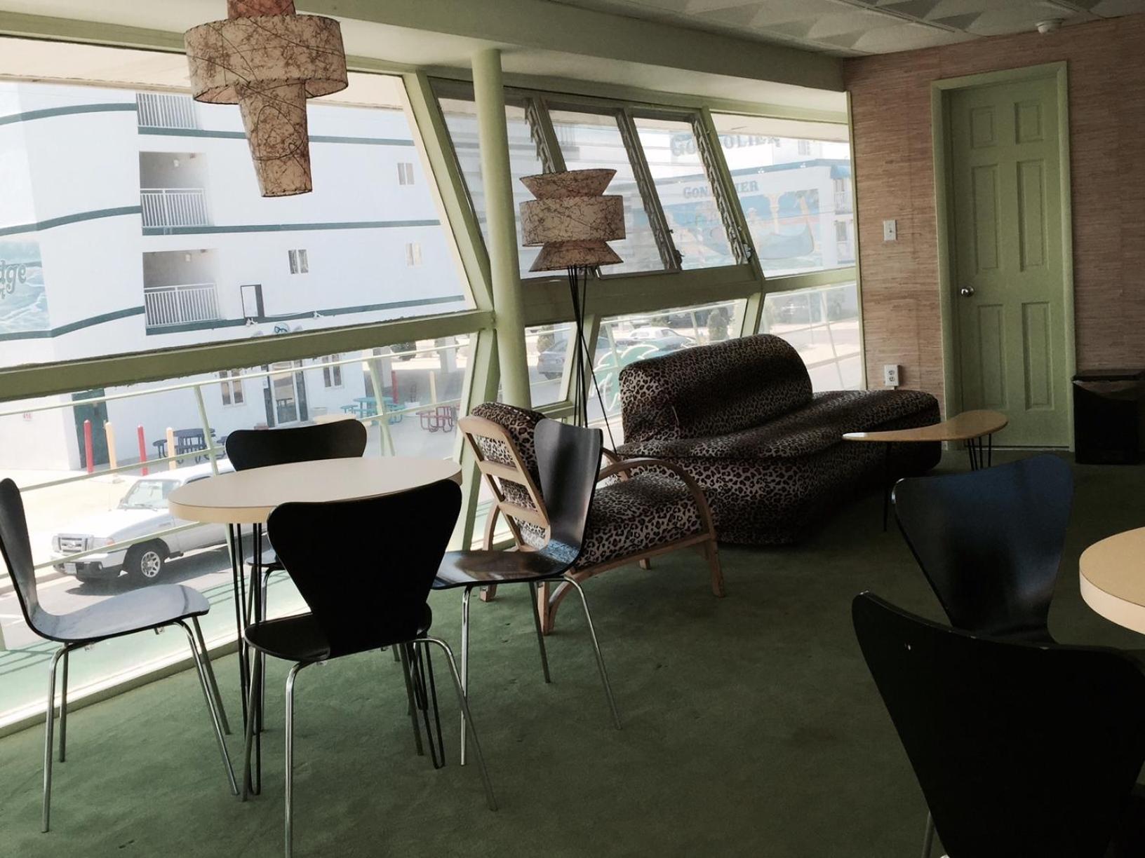 lounge