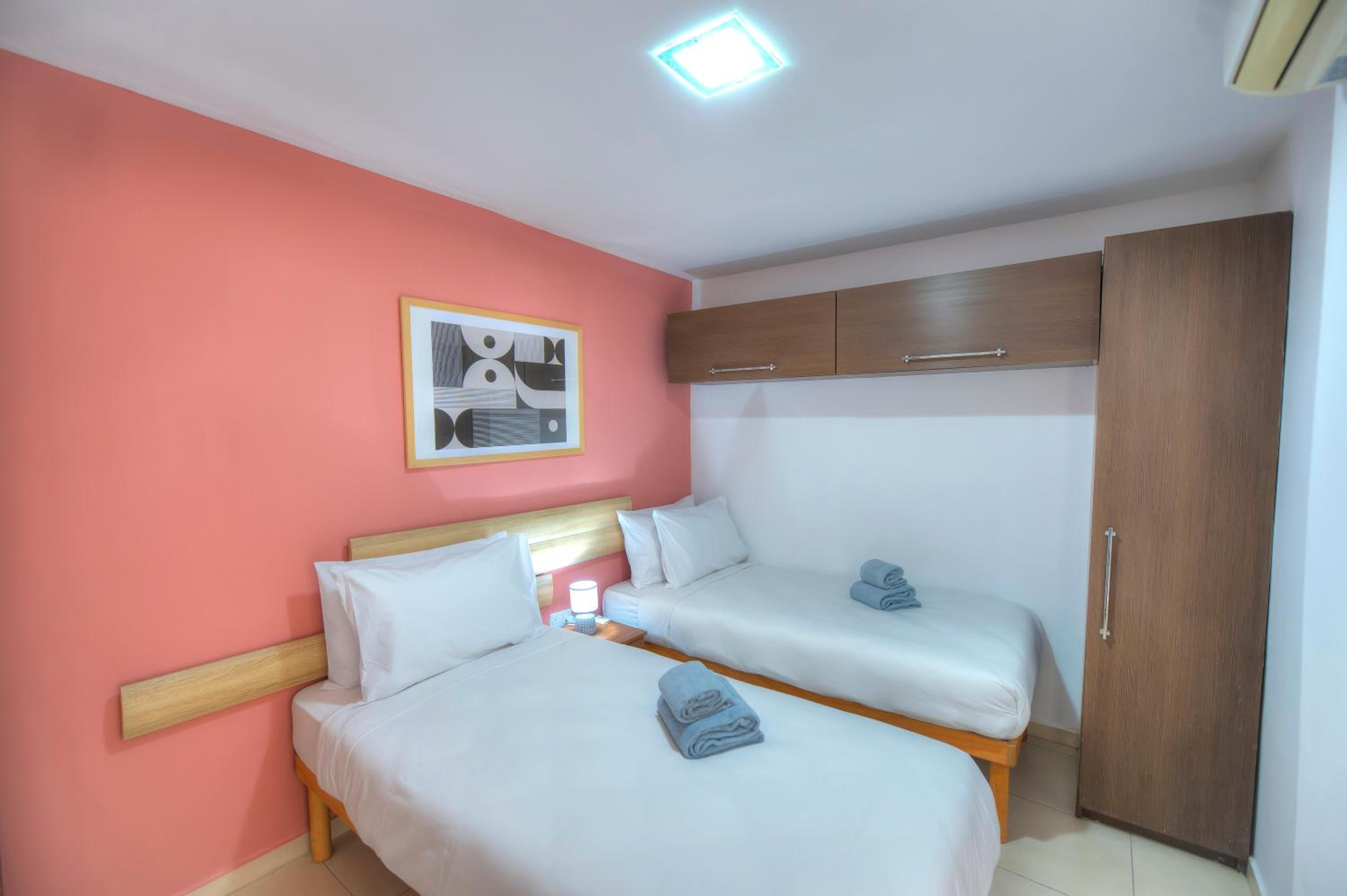 Comfortable 2bedrooms in Paceville, balcony JPOR1-3 photo 2