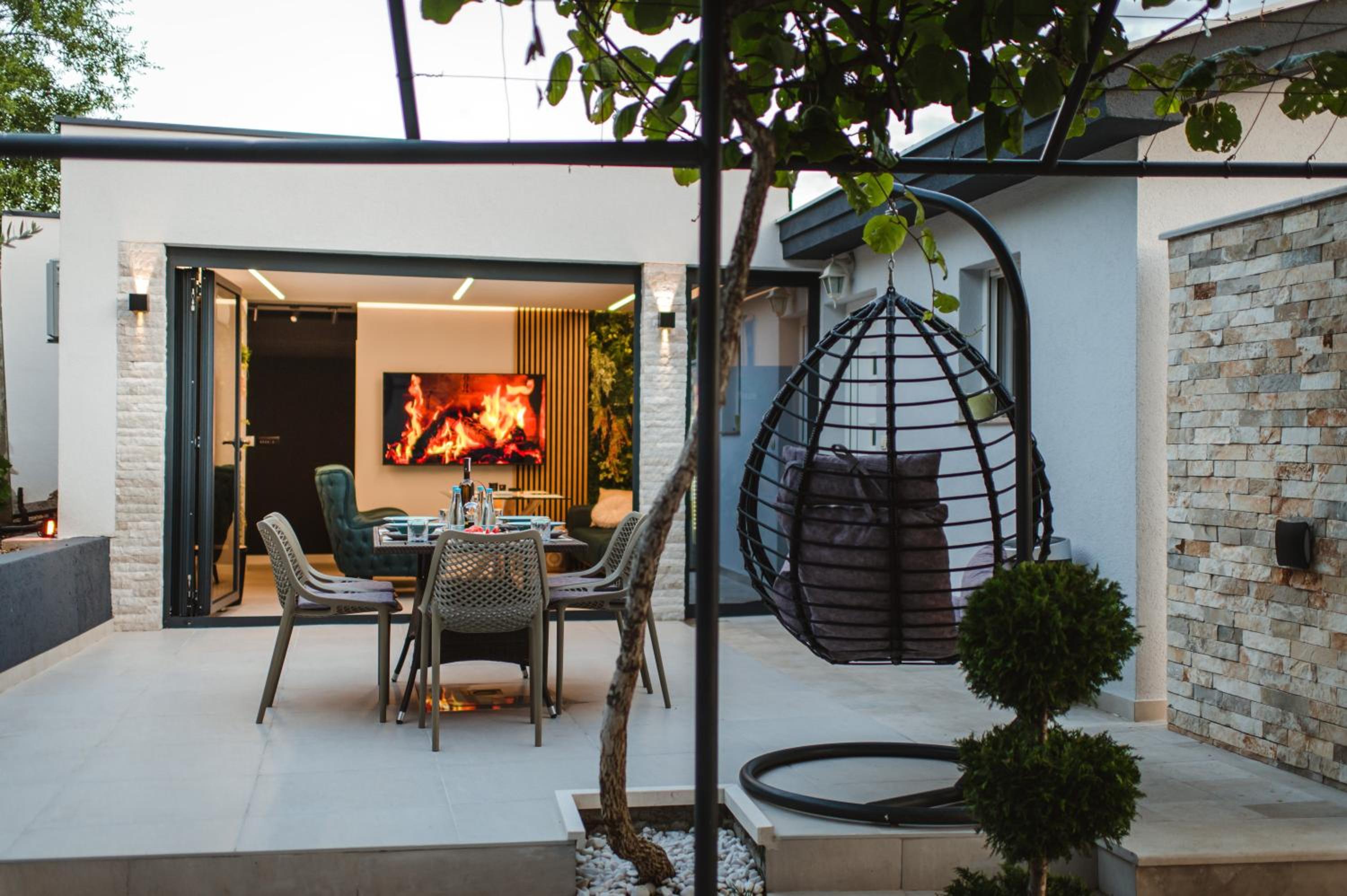 Villa View Mostar with Jacuzzi & Heated Pool