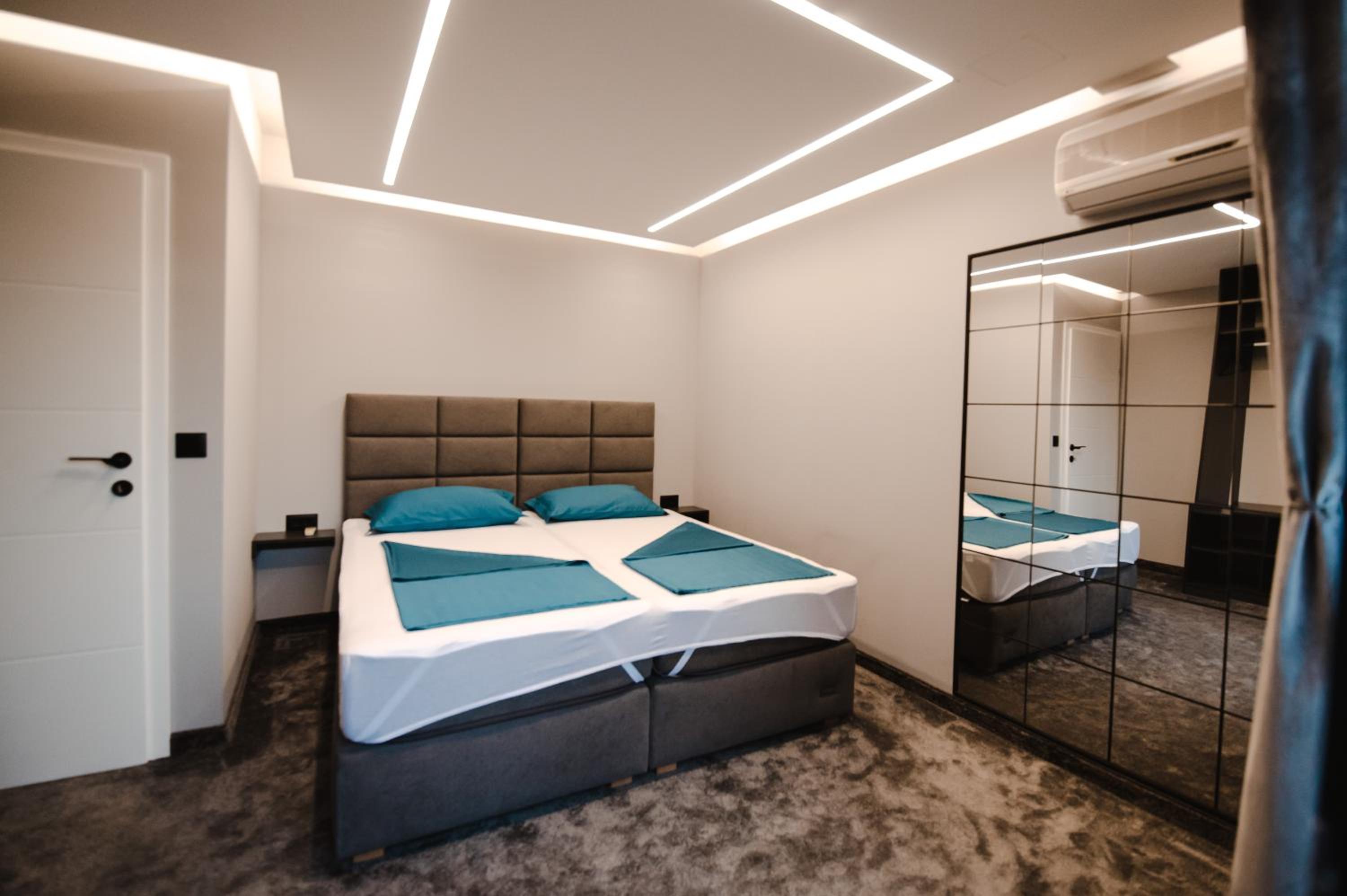 Villa View Mostar with Jacuzzi & Heated Pool