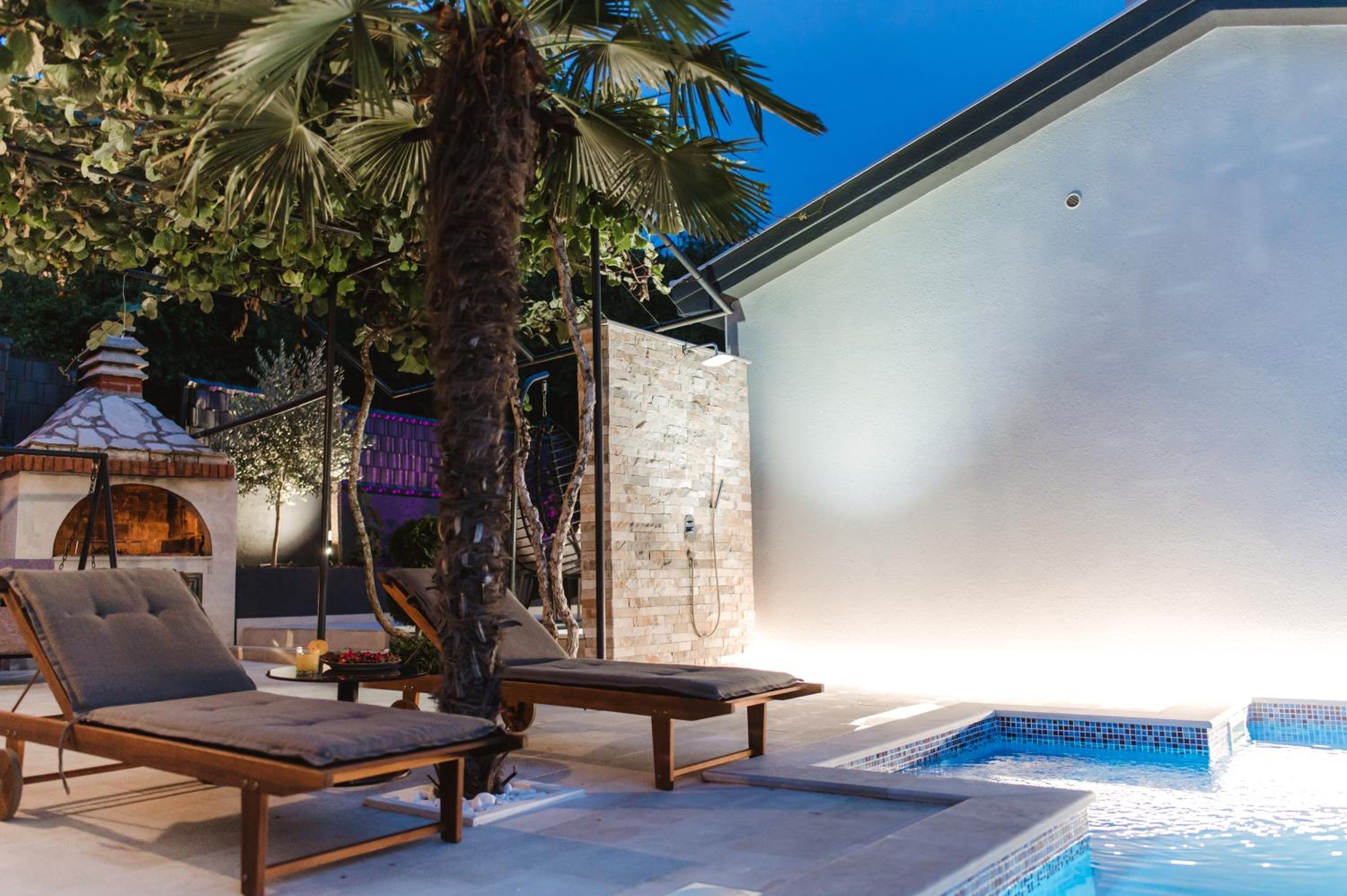 Villa View Mostar with Jacuzzi & Heated Pool