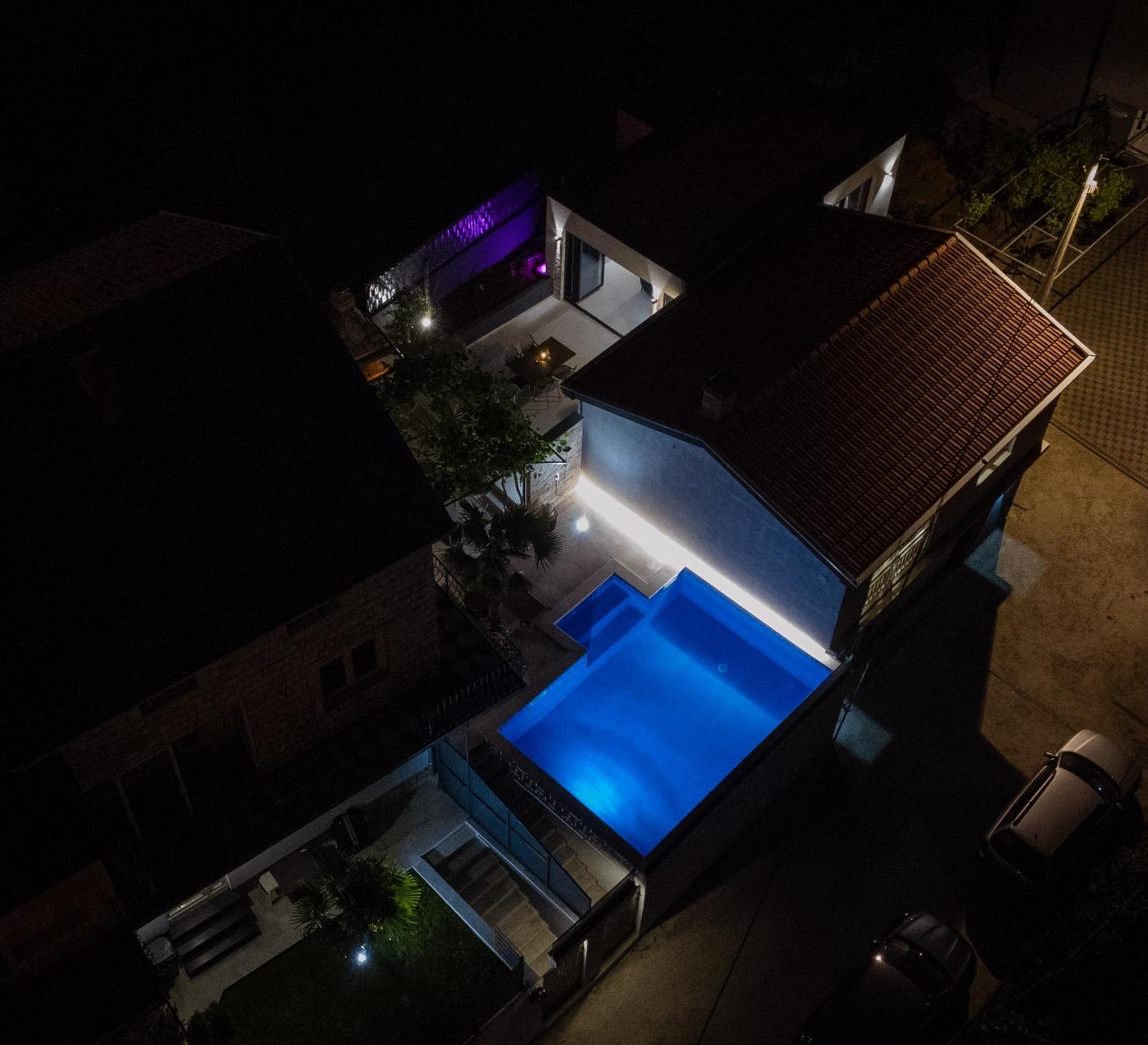 Villa View Mostar with Jacuzzi & Heated Pool