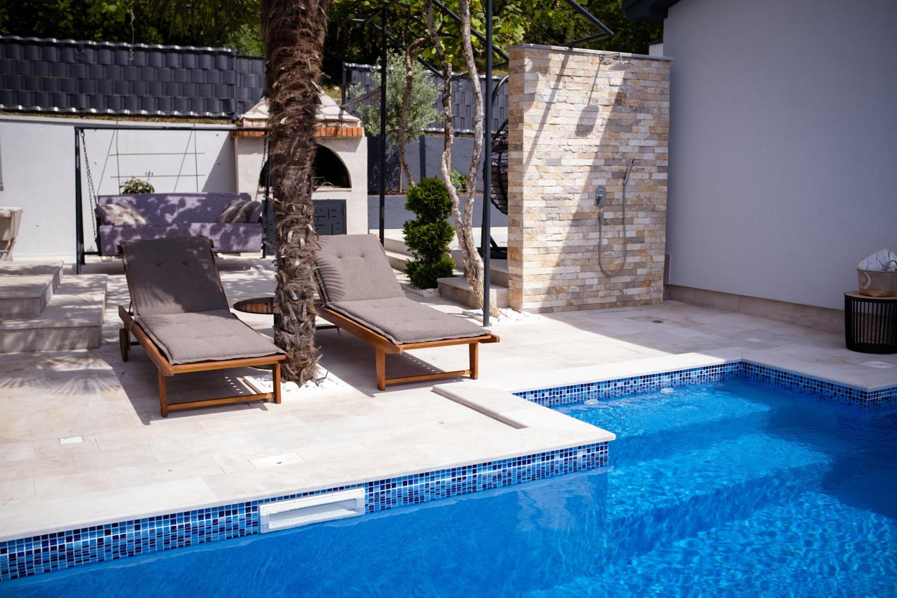 Villa View Mostar with Jacuzzi & Heated Pool