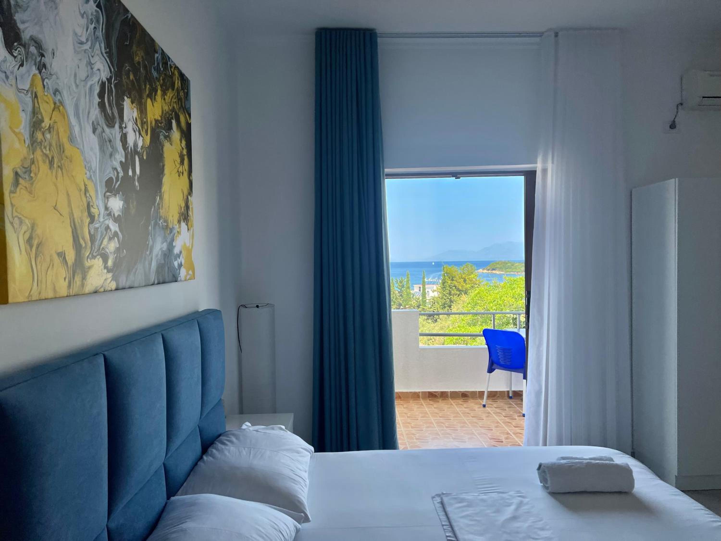 Dine Hotel