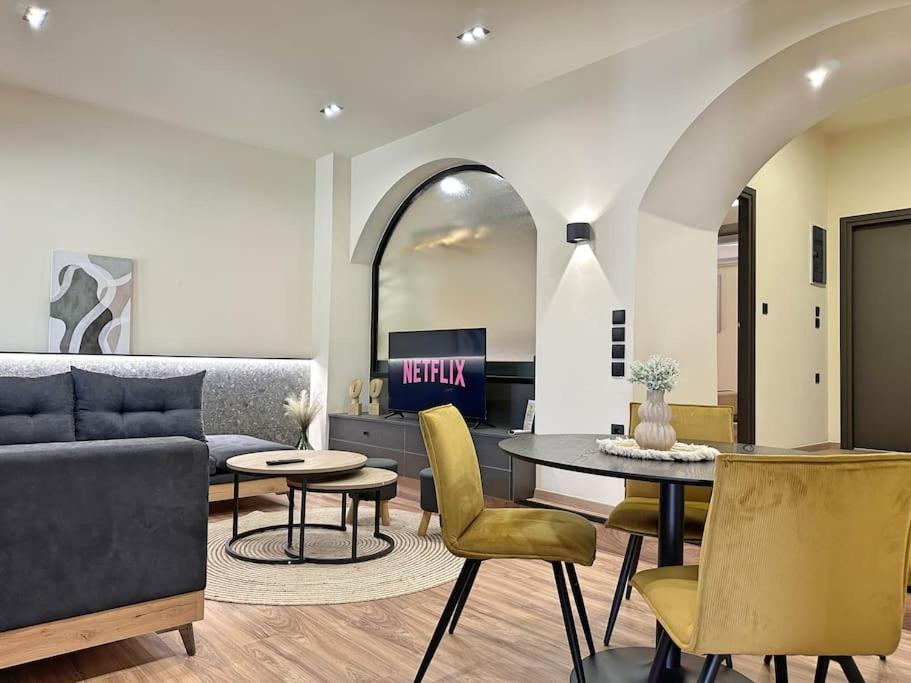 Oasis Luxury Apartments view 4