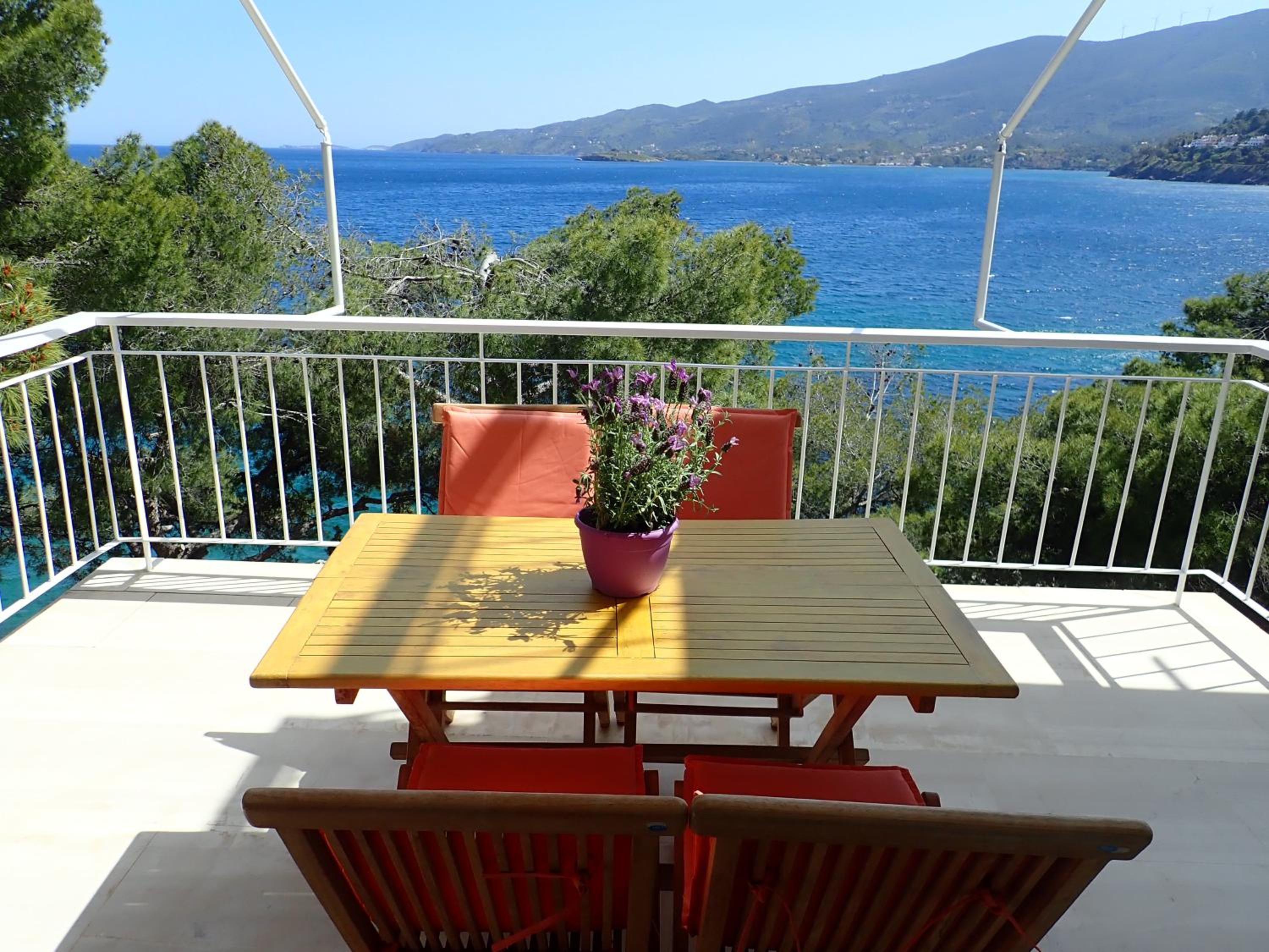 Beachfront Residence With Private Path To The Sea photo 1