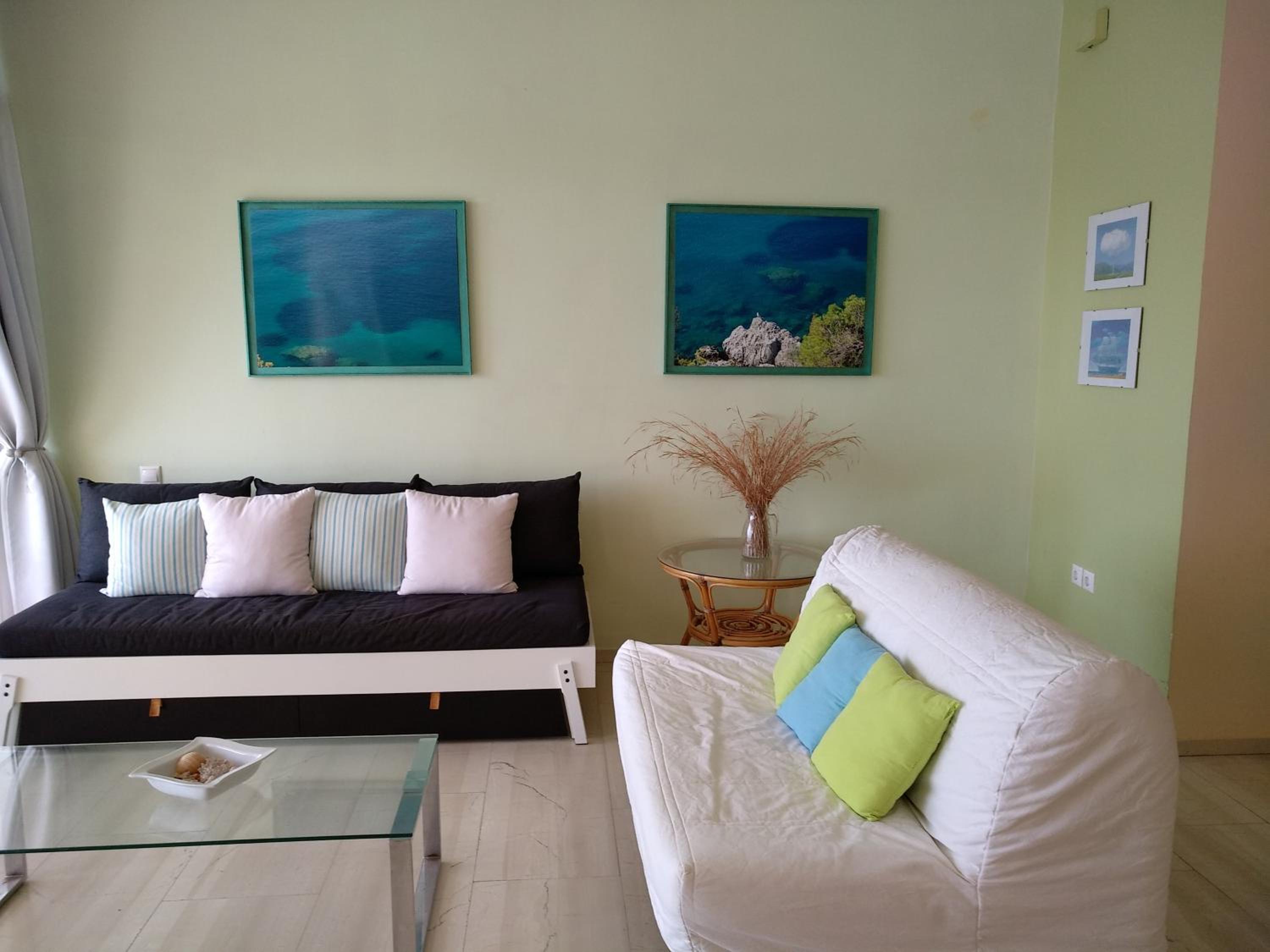 Beachfront Residence With Private Path To The Sea photo 3