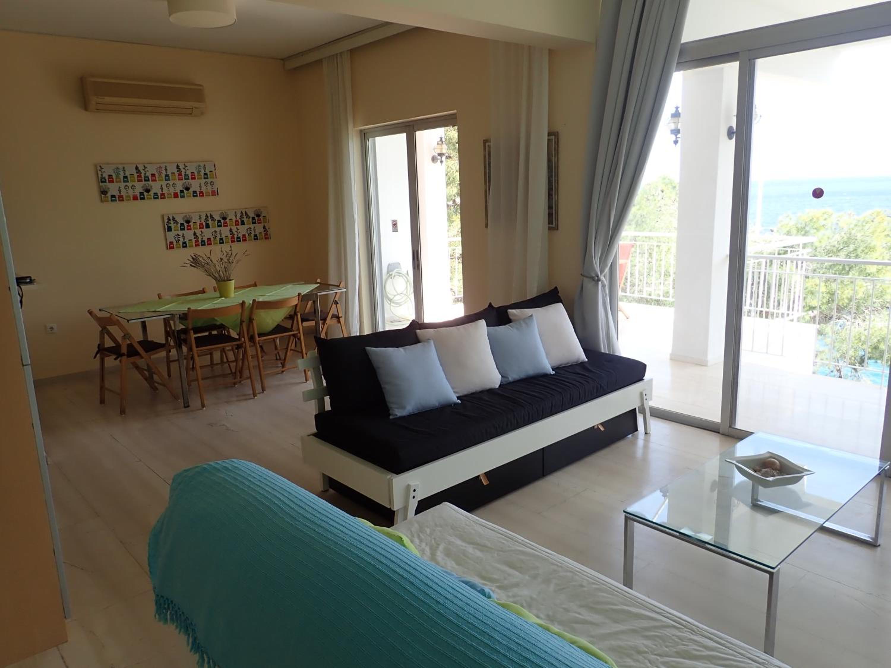 Beachfront Residence With Private Path To The Sea photo 4