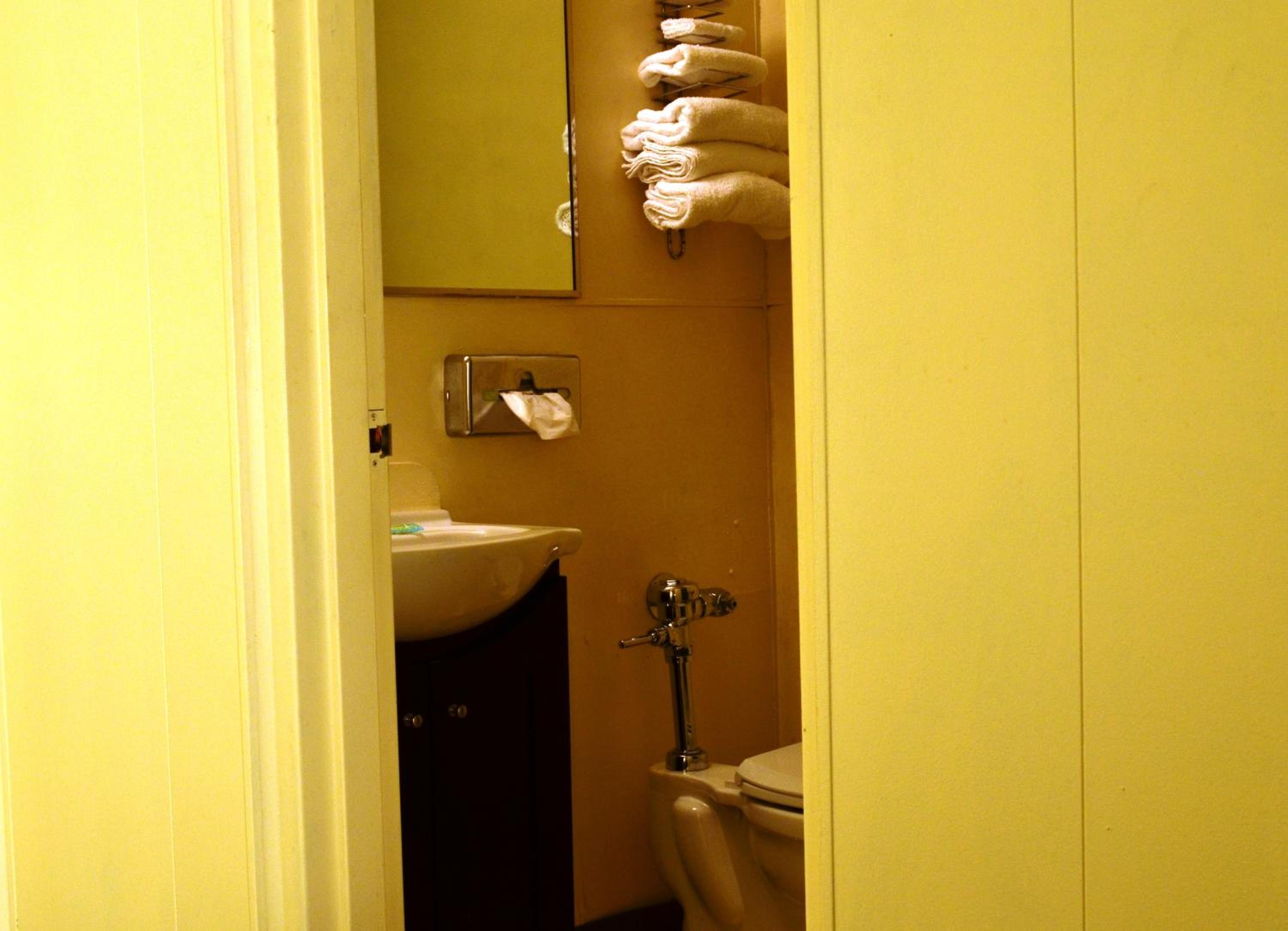 Economy Inn Bluefield - Property Image 4