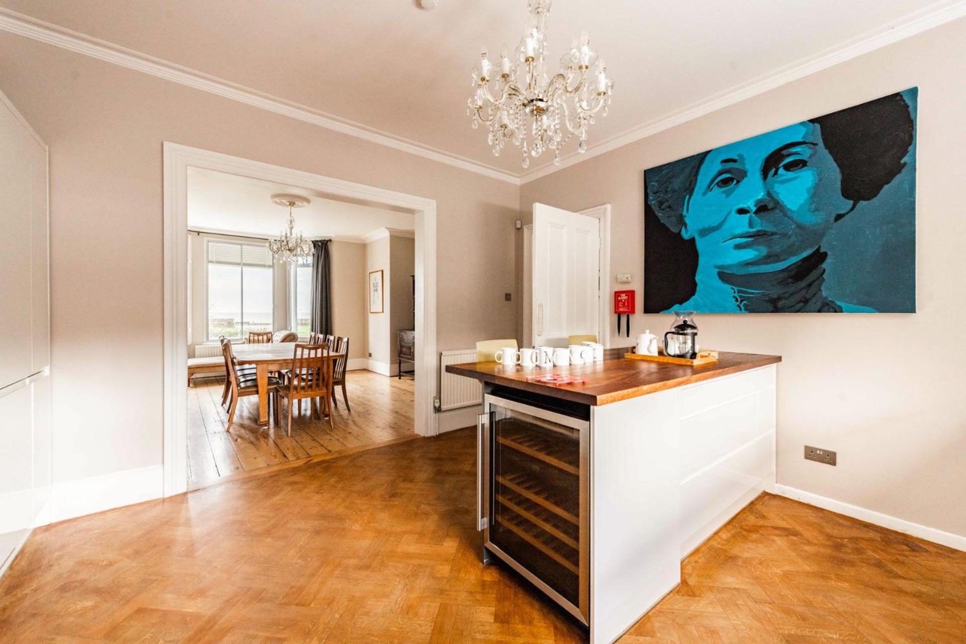 Host & Stay - Wellington House view 2