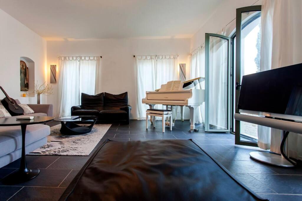 Secluded Villa Amadeus,hammam & tennis
