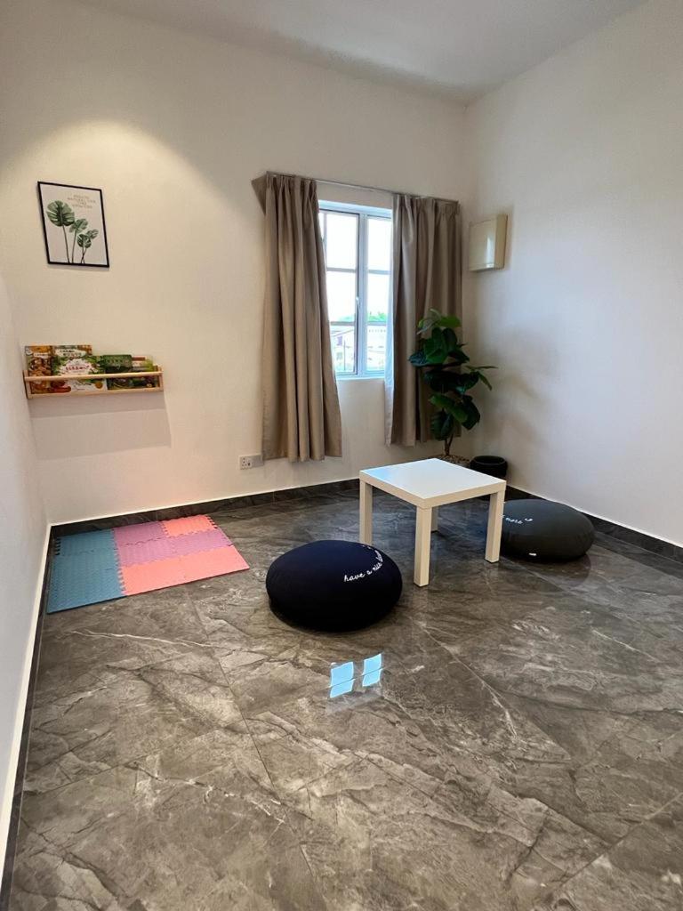Inn Homestay 2nd Floor Jasmine and Lavender unit photo 4