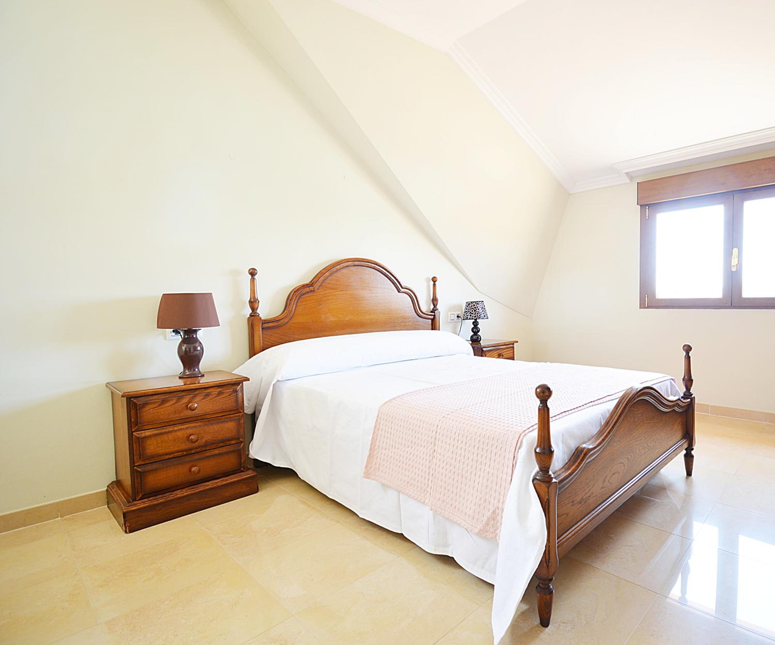 GALIHOST - Casa con precioso jardín en Vilanova de Arousa view 2