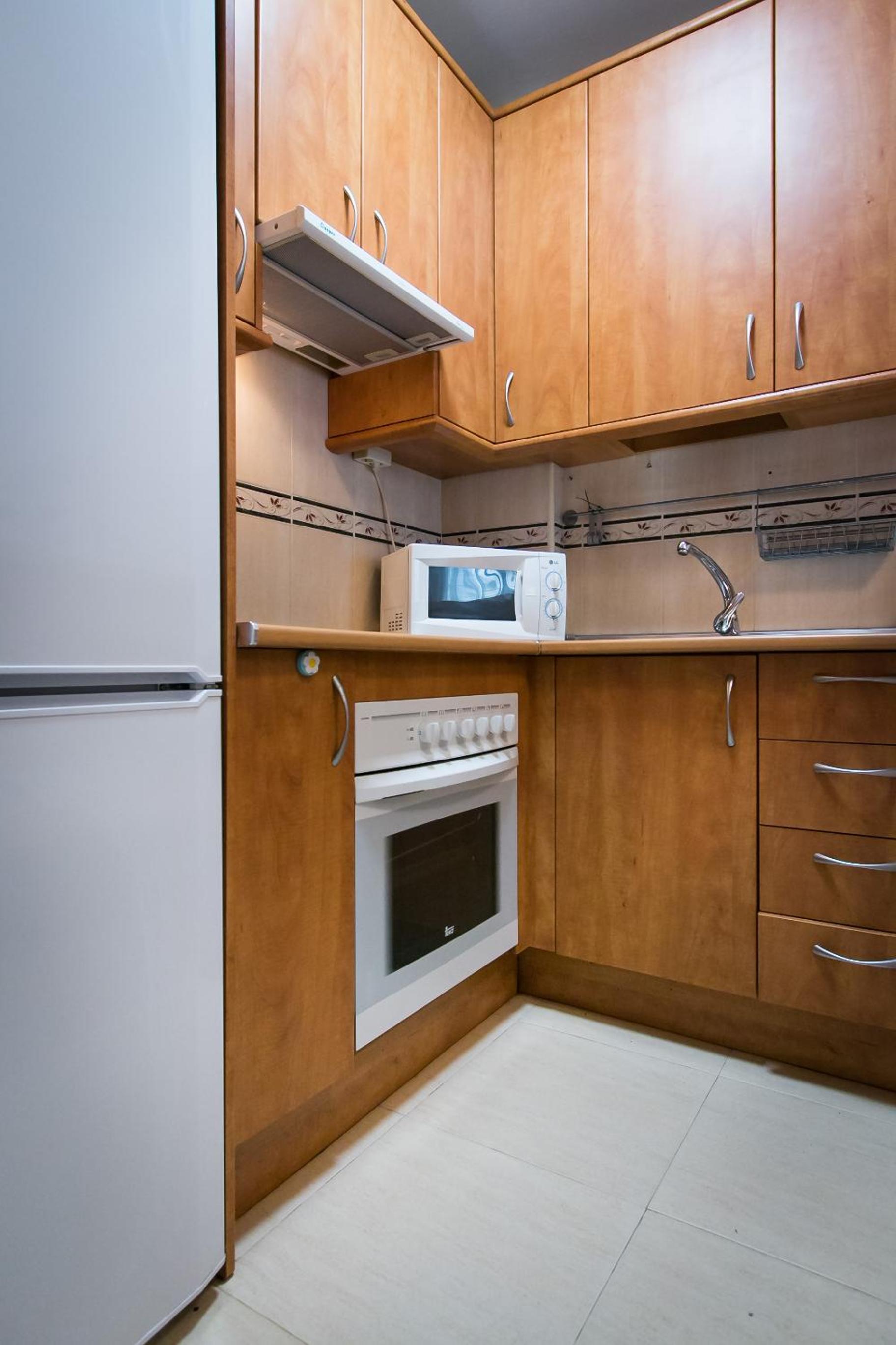 H2M Peña French Balcony, Smart TV & Parking Option