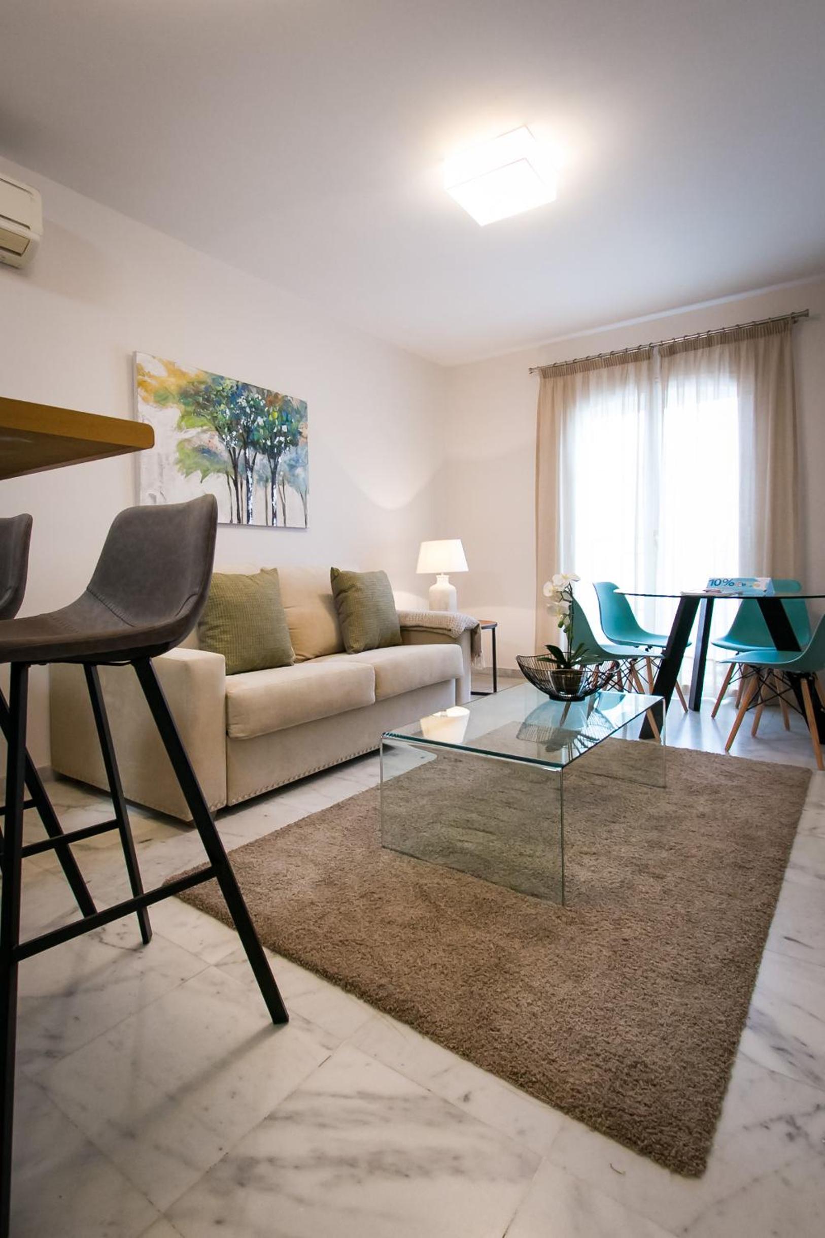 H2M Peña French Balcony, Smart TV & Parking Option