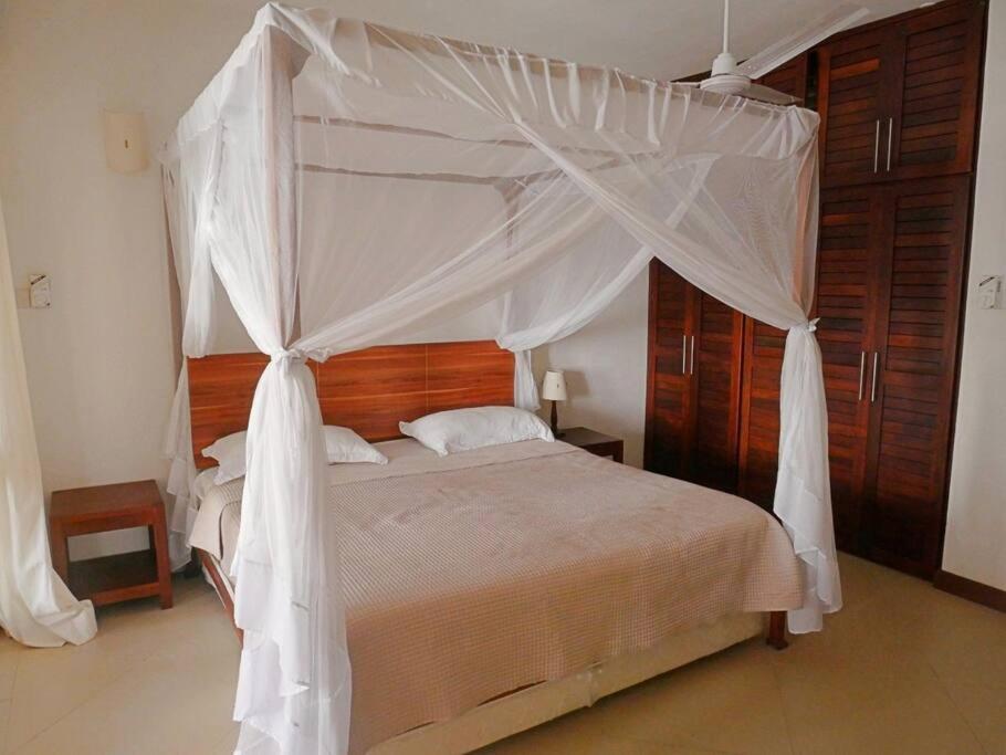 Suite apartment, pool, beach access nearby C224 view 3