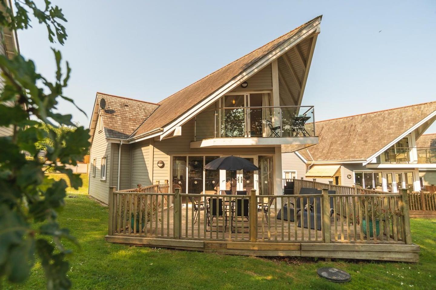 Trewhiddle Retreat V25 by Together Travel - Luxury 4-Bedroom Villa view 5