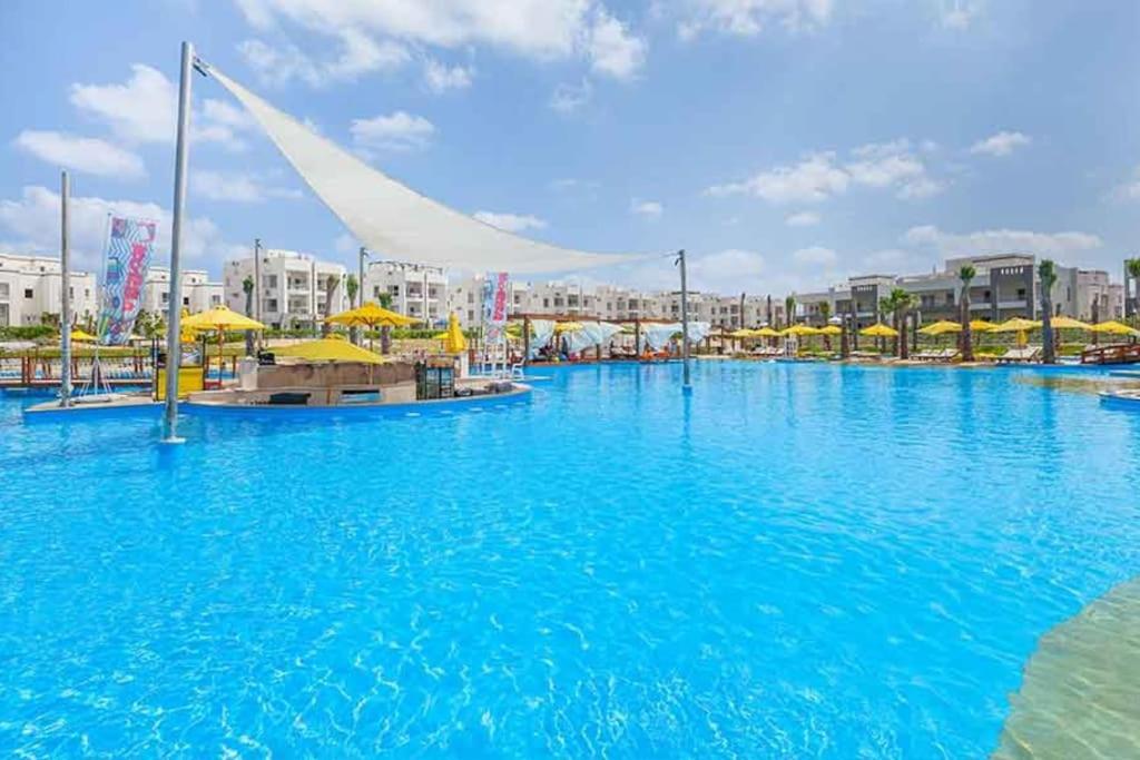 Amwaj North Coast Stylish Holiday Chalet with Roof