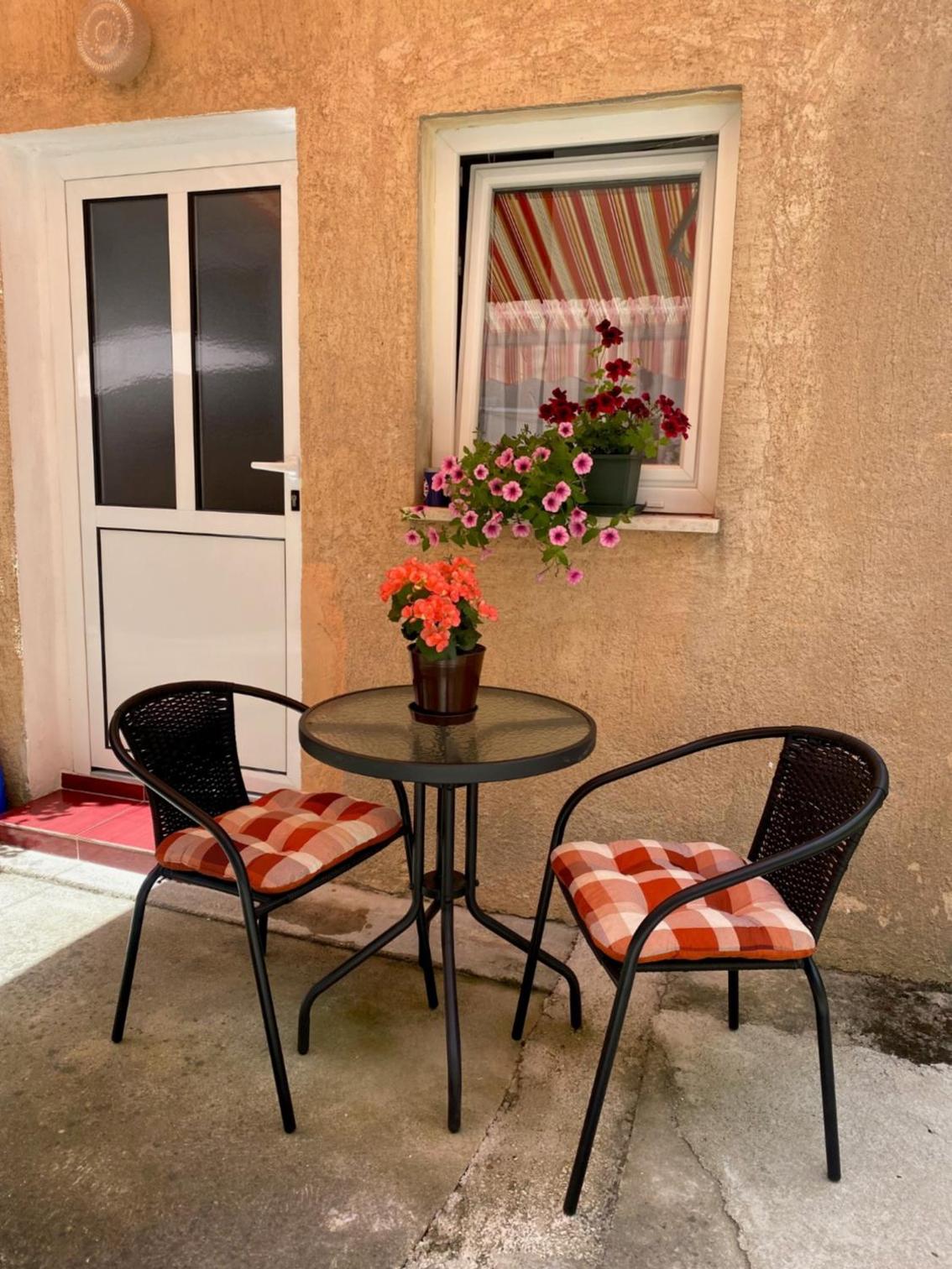Room Omera en Pula — balance & terrace