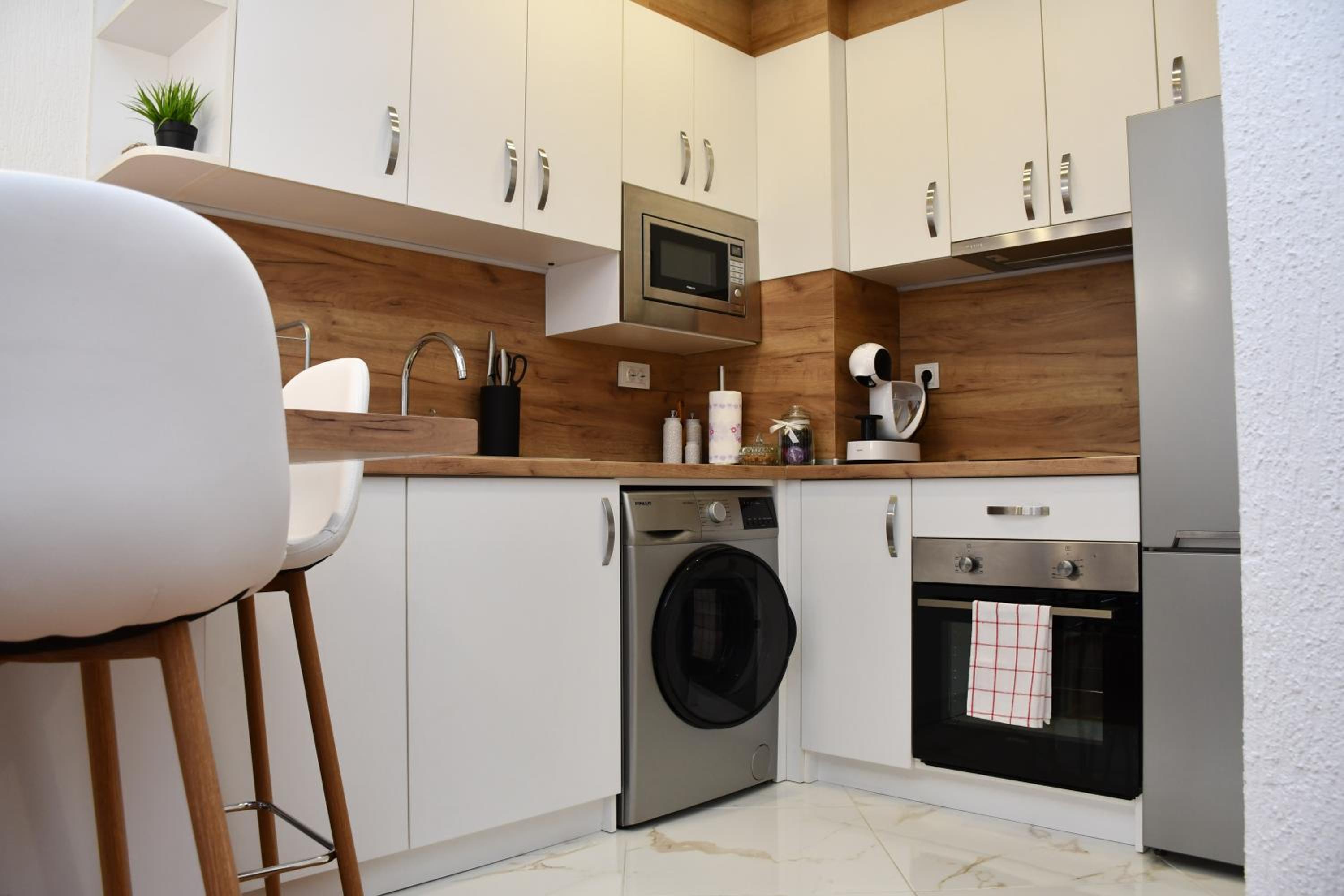 Comfort 37 - Luxury ski apartment near the gondola view 2