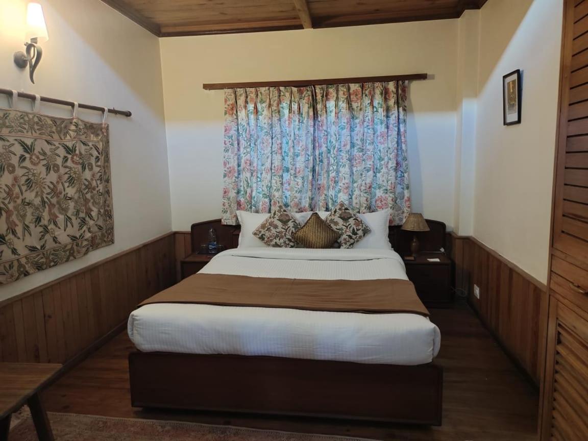 ROSASTAYS Nainital