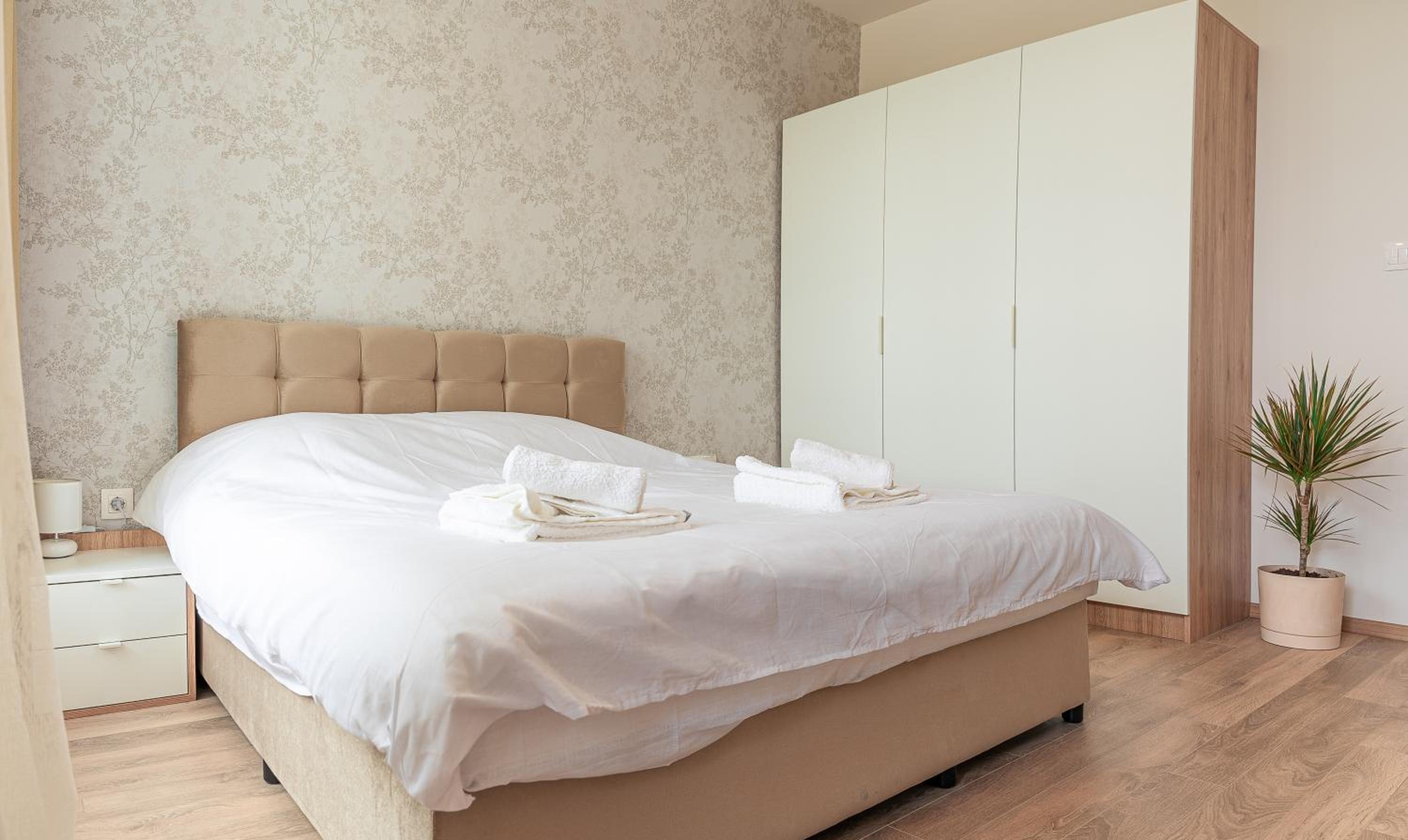 Urban Exec Suite with Free Gym Pass, Full Office Setup and Designated Parking Space