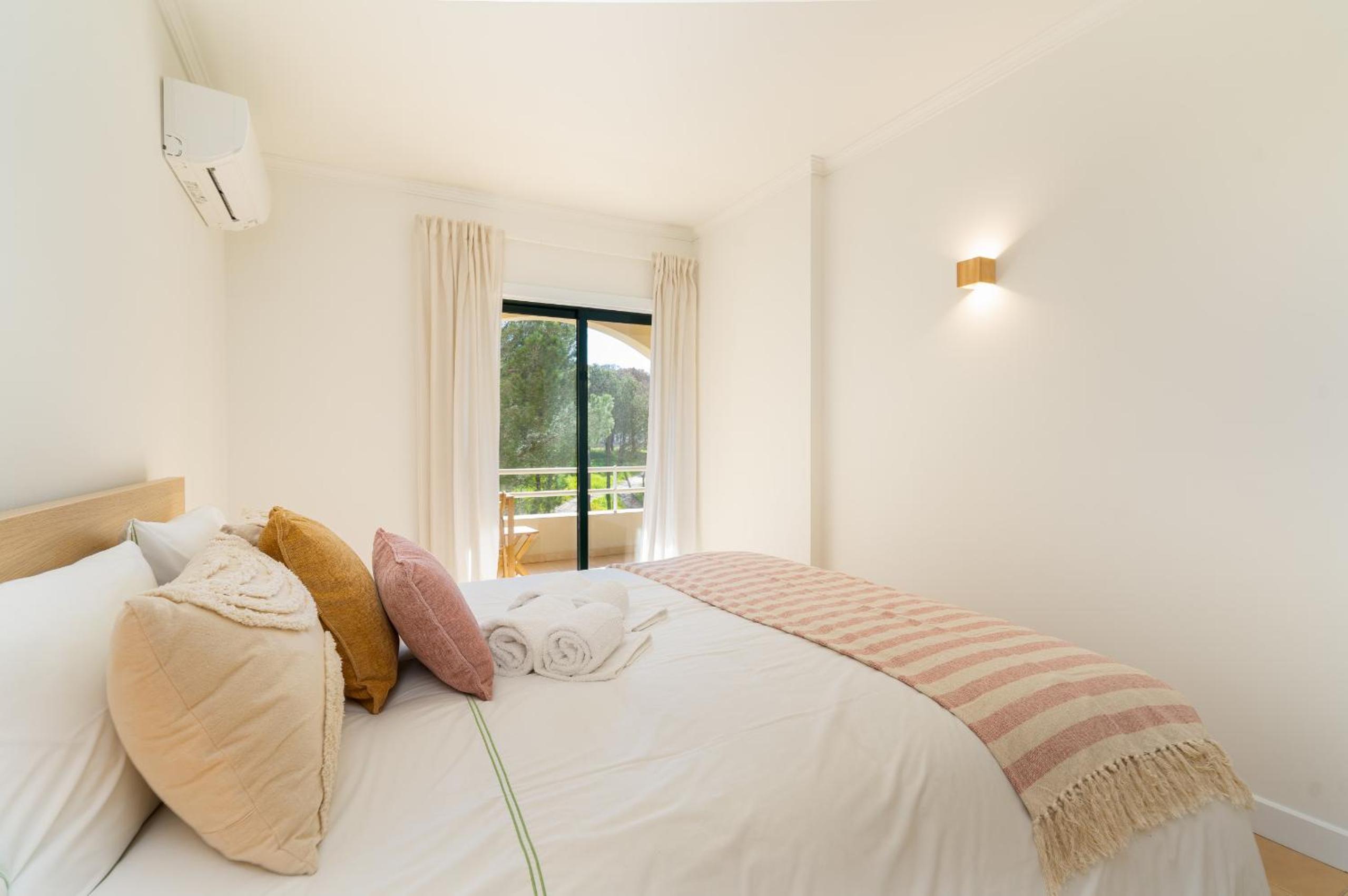 Salgados Beach Apartment - 7 min walk to beach by Lisbeyond view 2