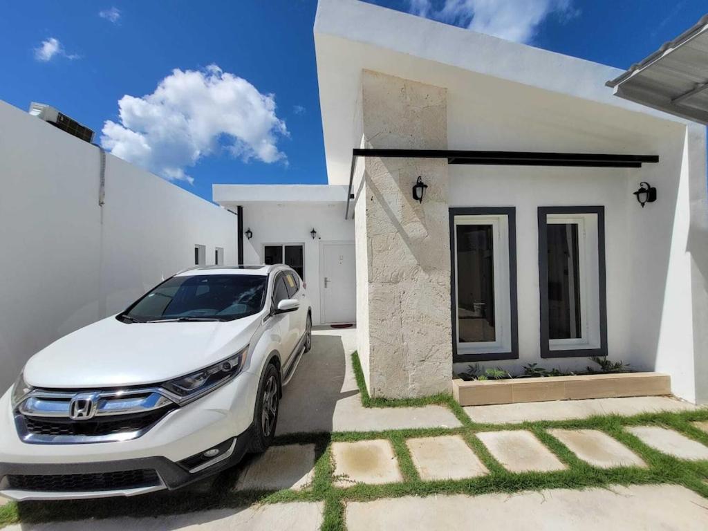 Villa of Dreams w/rooftop Jacuzzi