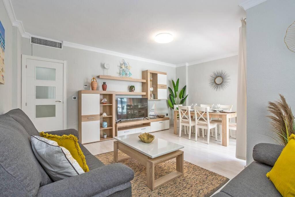 Playa Los Locos Apartment with Garage