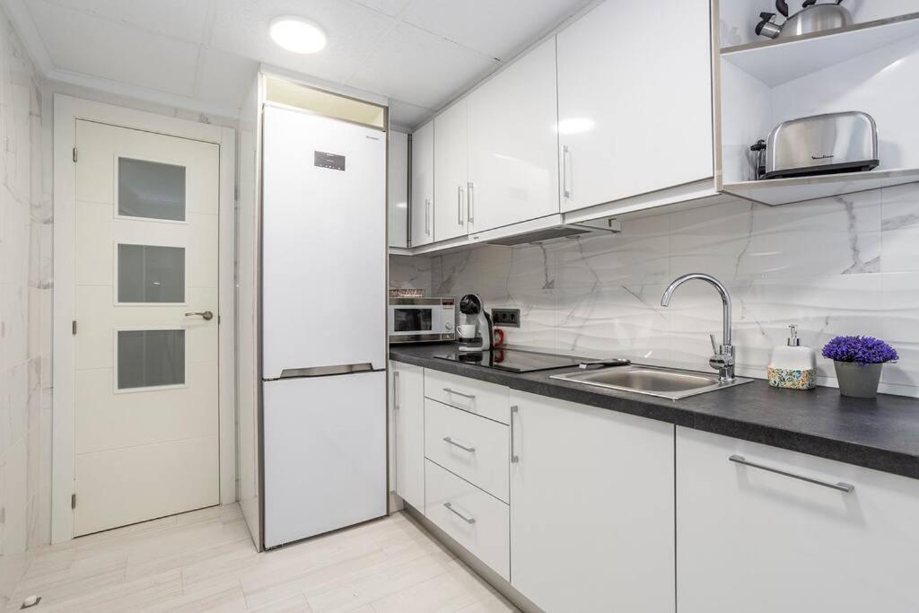 Playa Los Locos Apartment with Garage