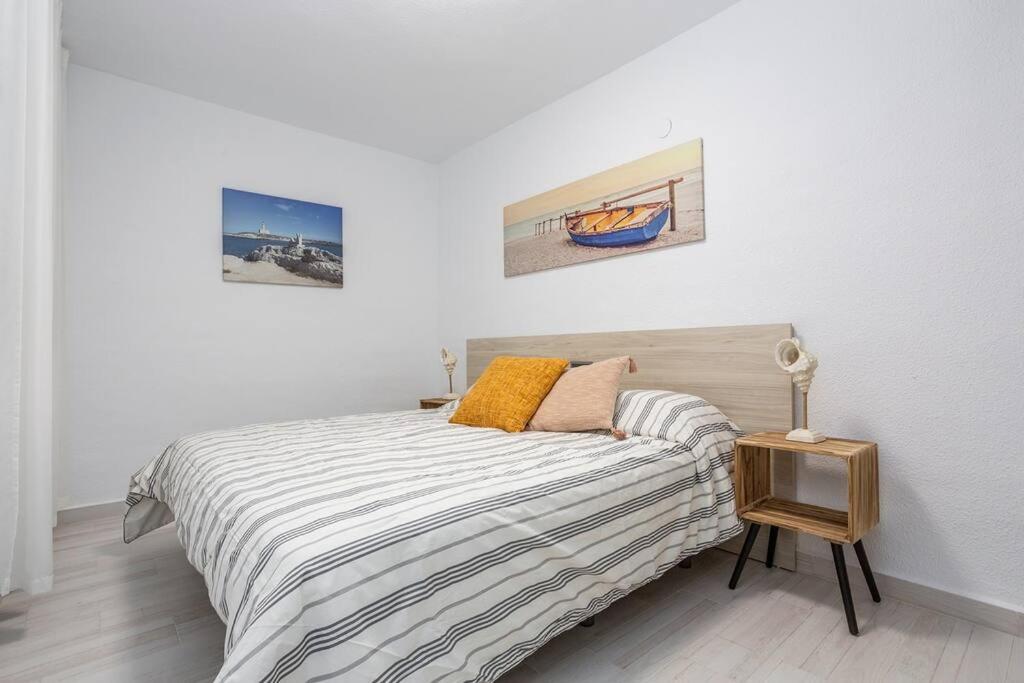 Playa Los Locos Apartment with Garage