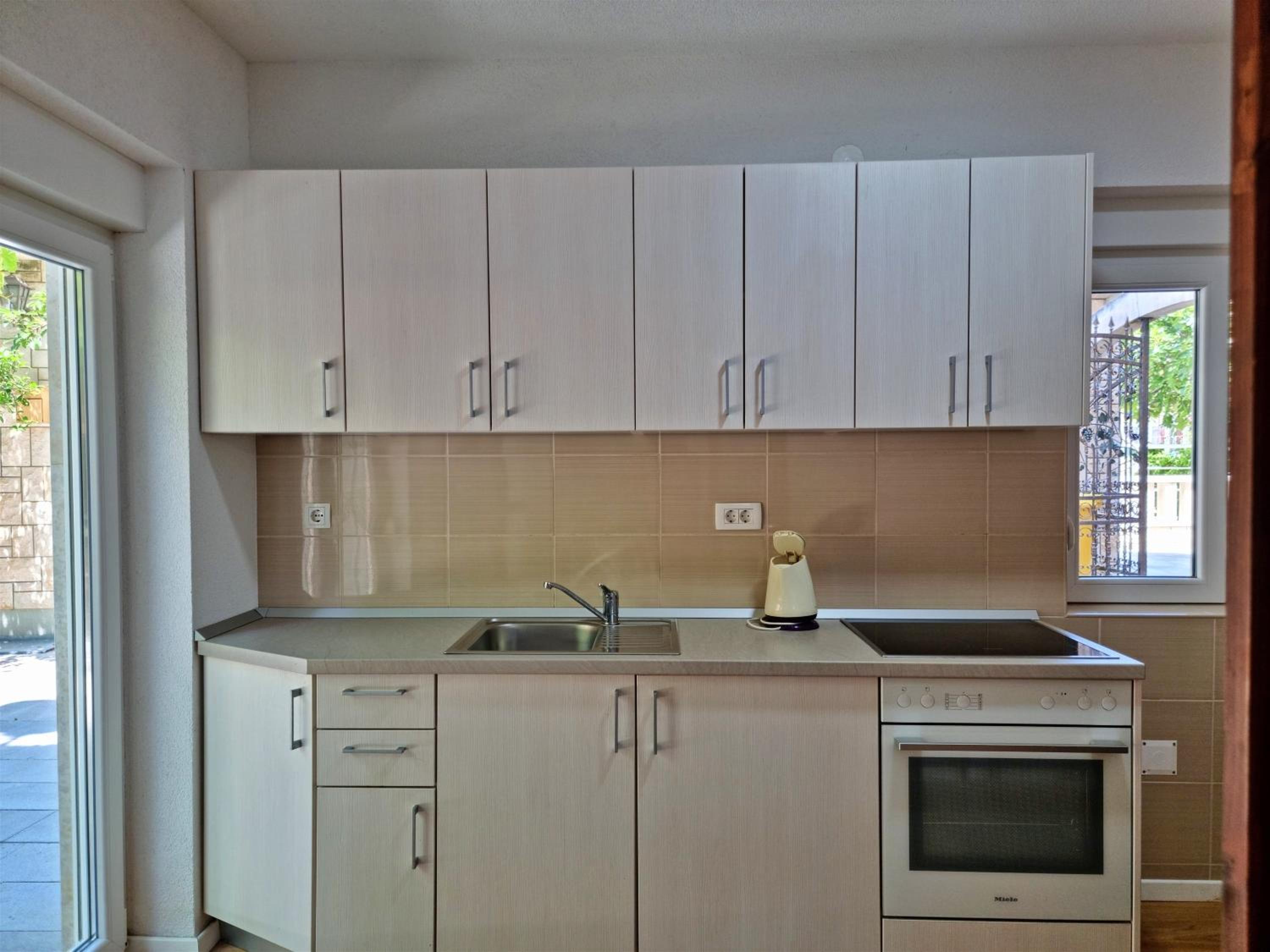 Apartments Iko Nemira