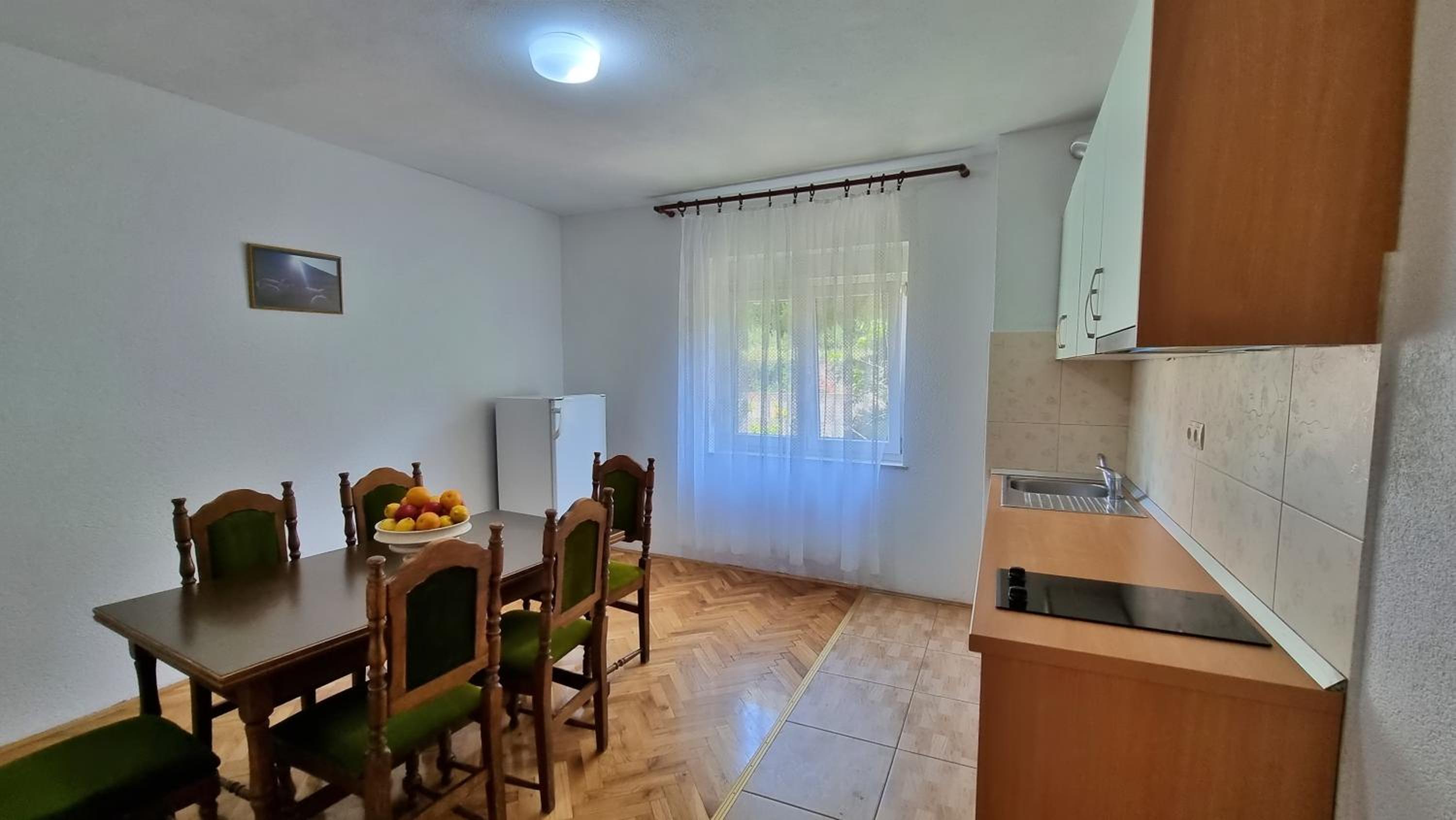 Apartments Iko Nemira