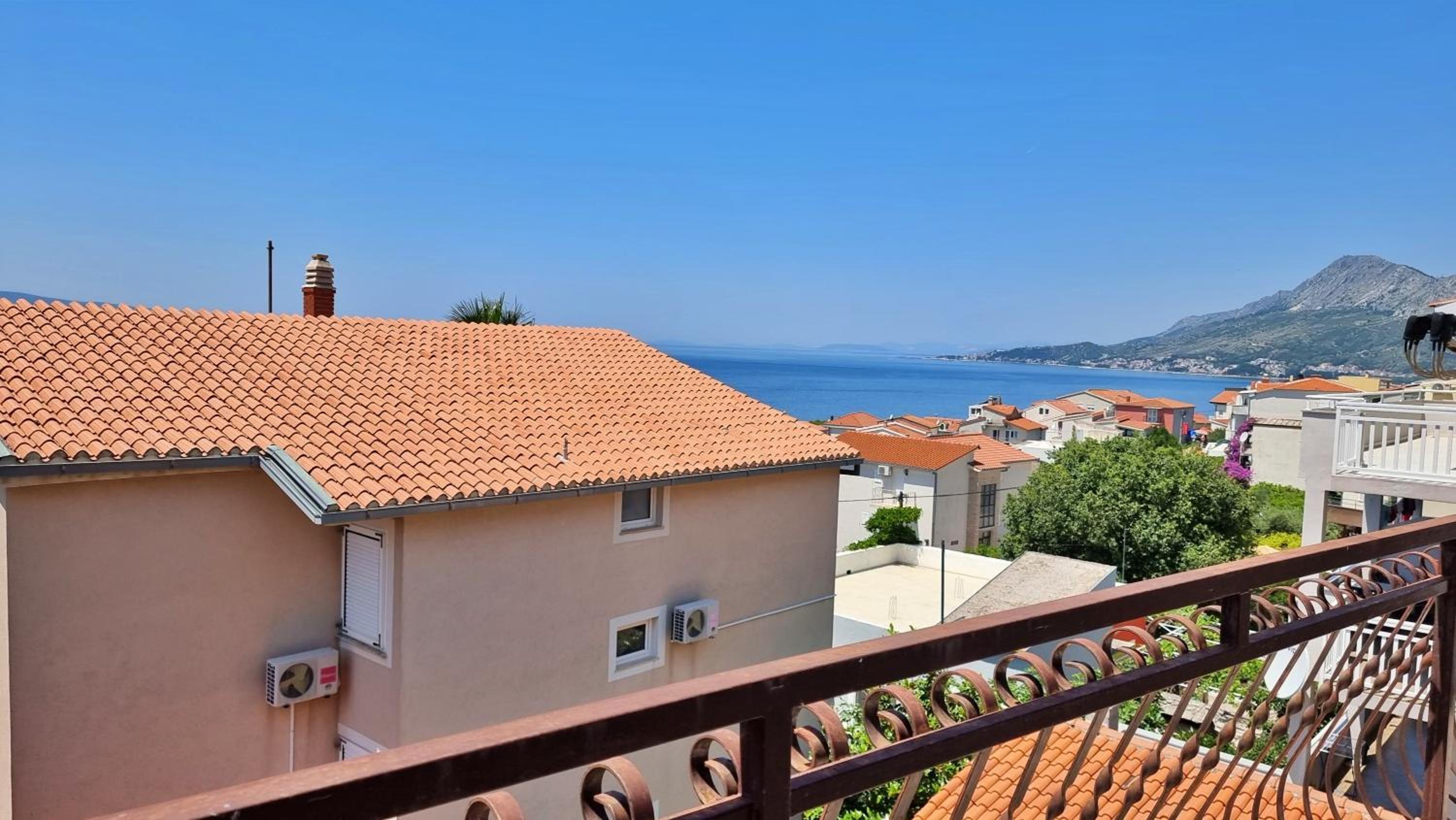 Apartments Iko Nemira
