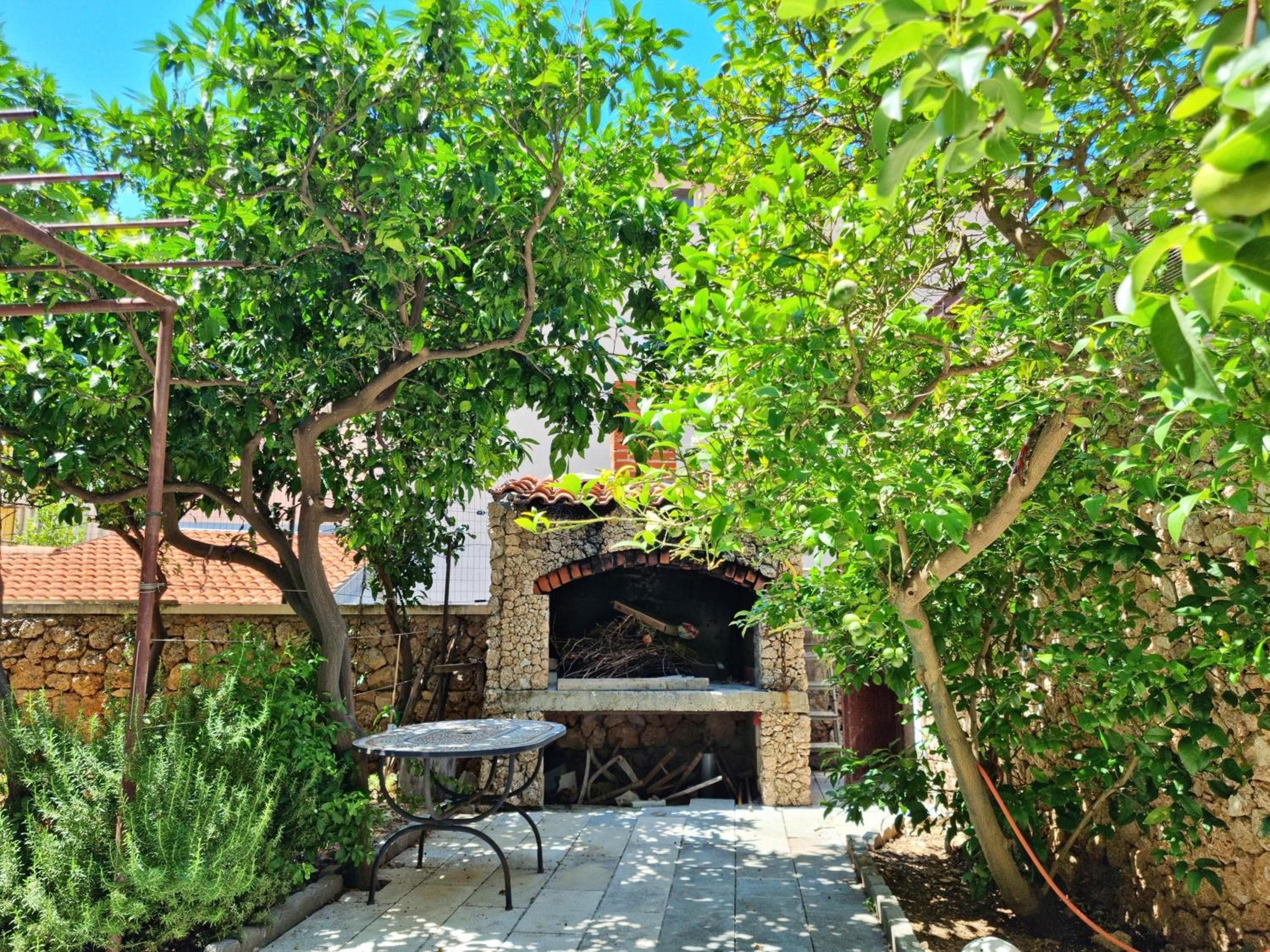 Apartments Iko Nemira