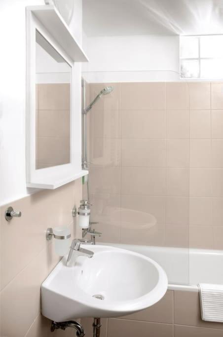 Leonardo Residence Budapest - unique boutique apartment in the heart of Budapest view 4