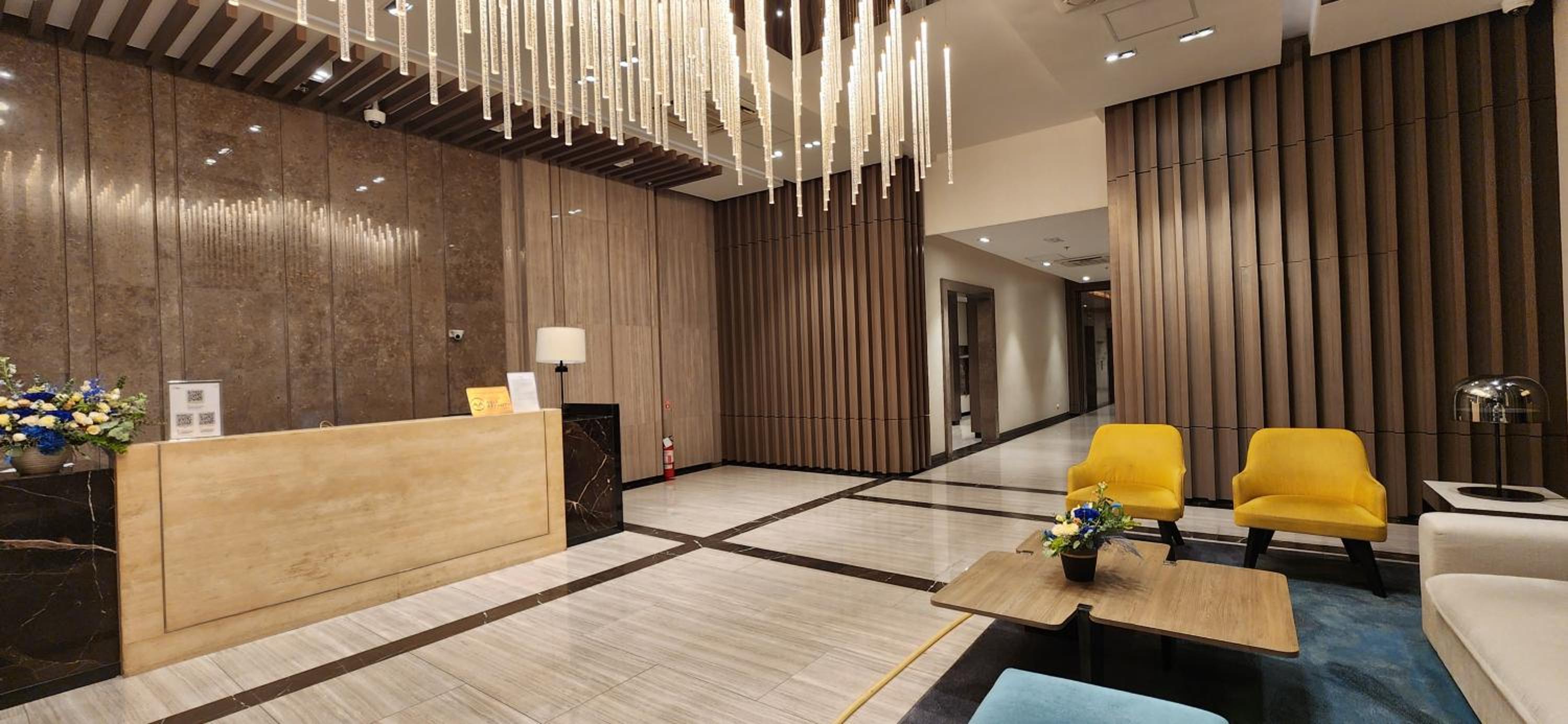 Casa Antonio At Uptown Parksuites Two view 3