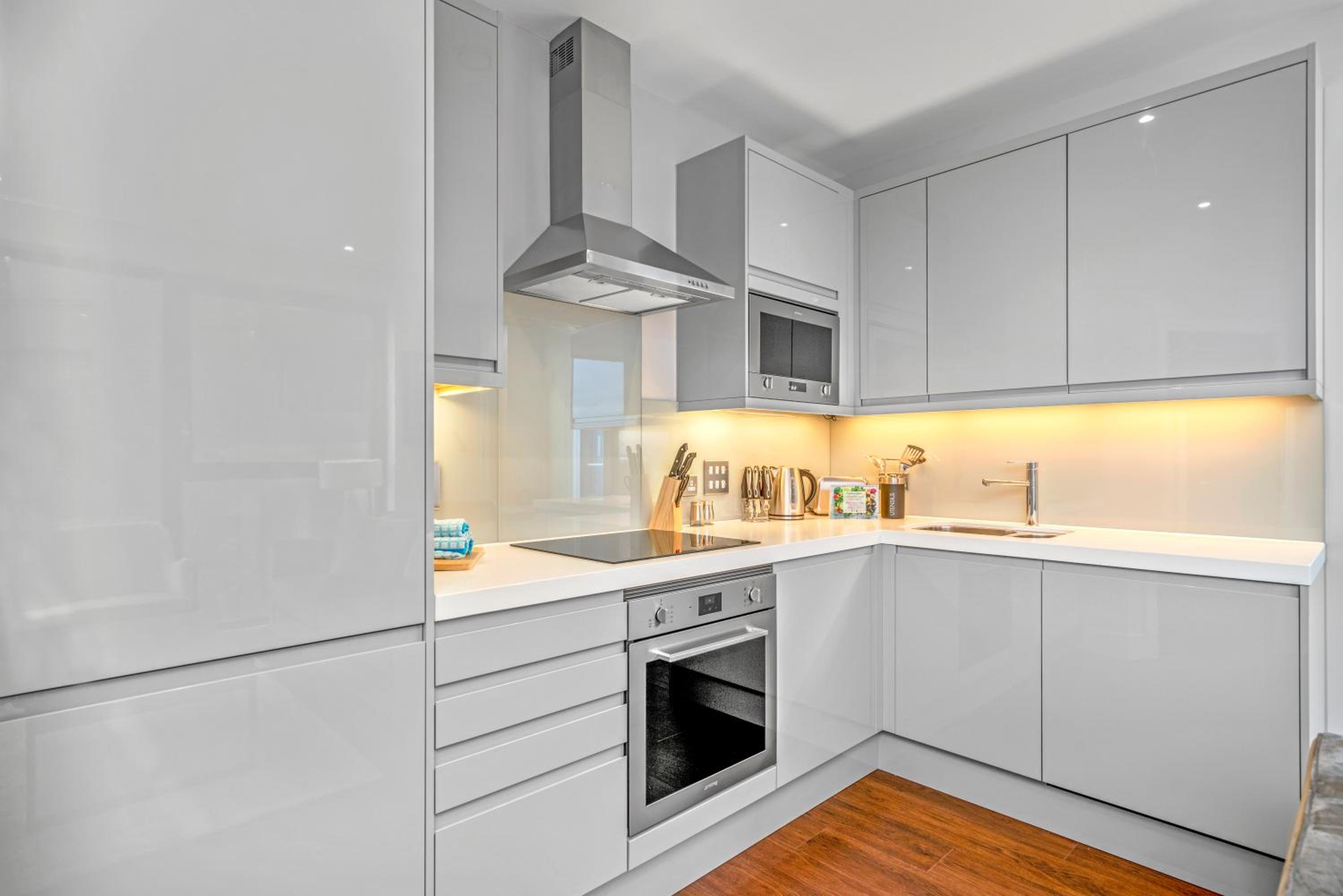 JOIVY Tasteful flat with balcony view 4